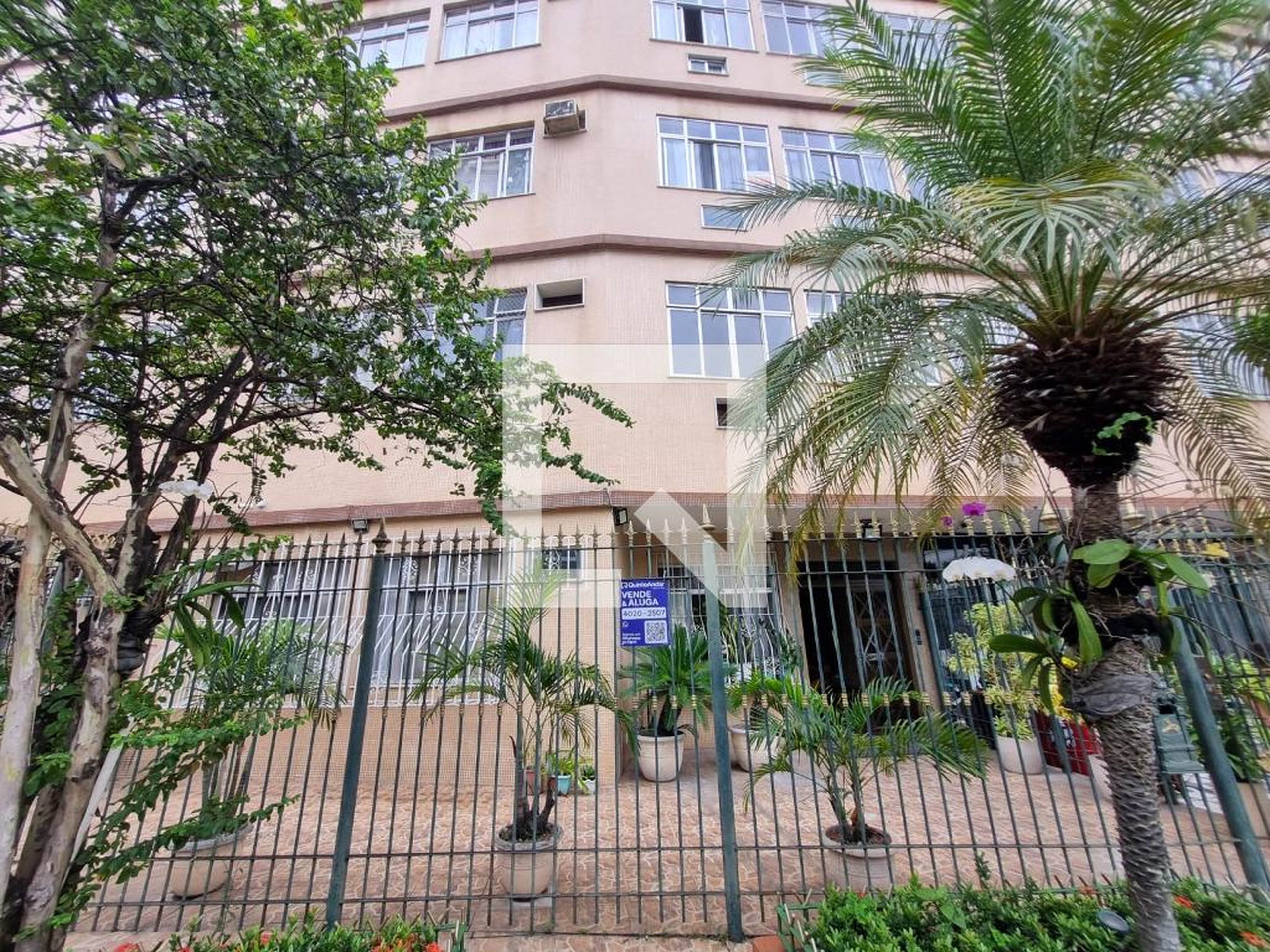 Fachada Condomínio em Praça Argentina, 08