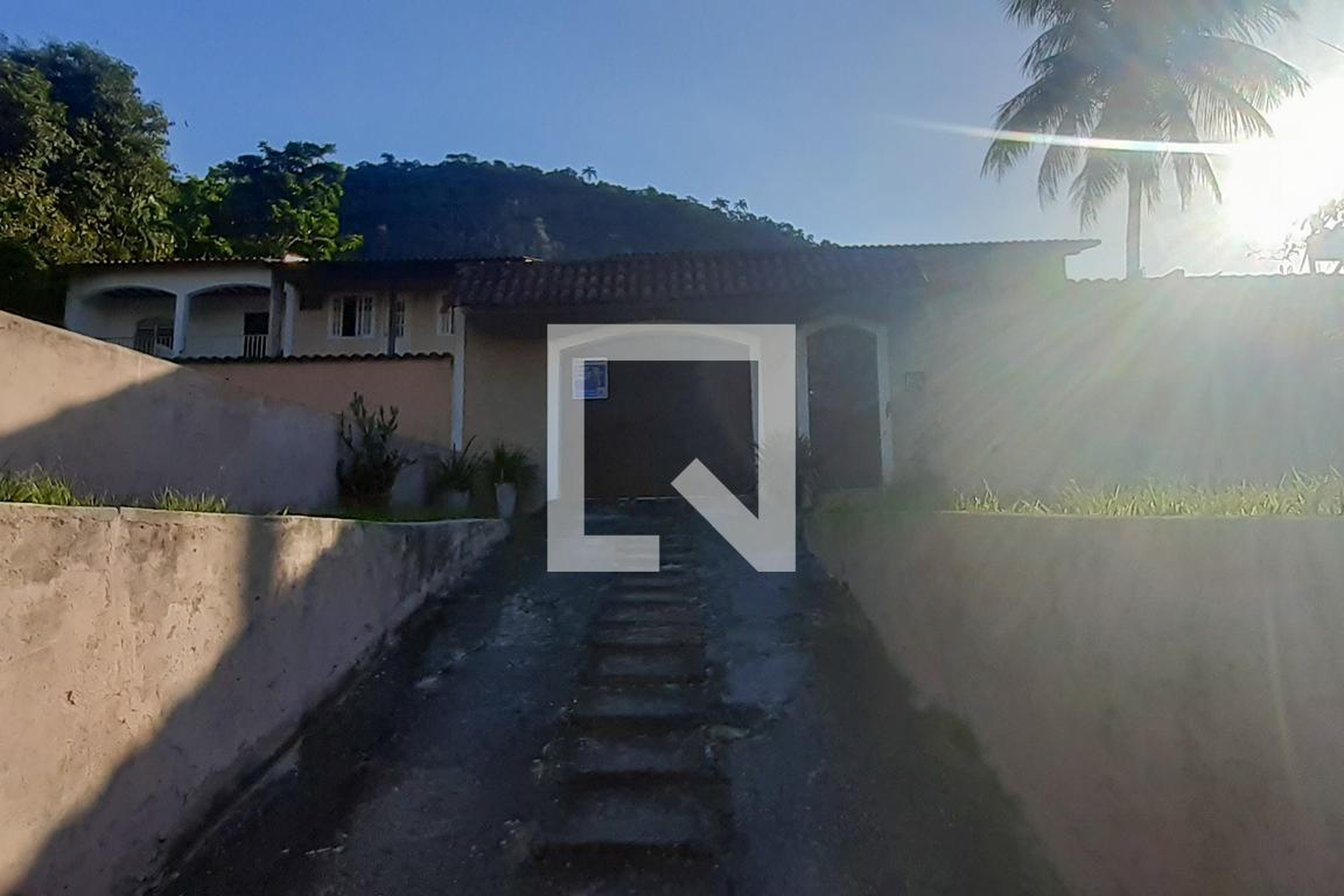 Fachada Condomínio em Estrada Curipos, 791