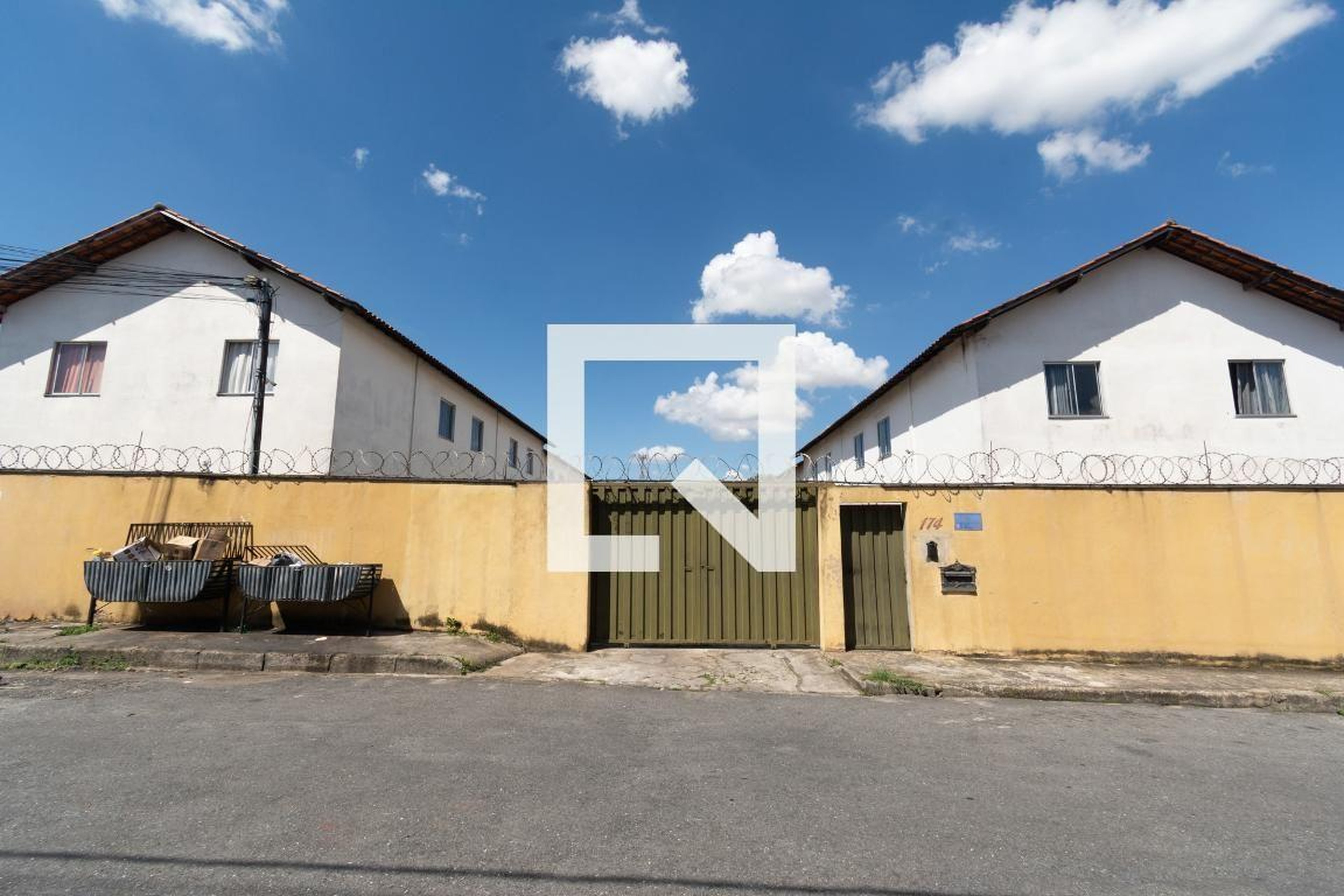 Fachada Condomínio em Rua Engenheiro Navarro, 174