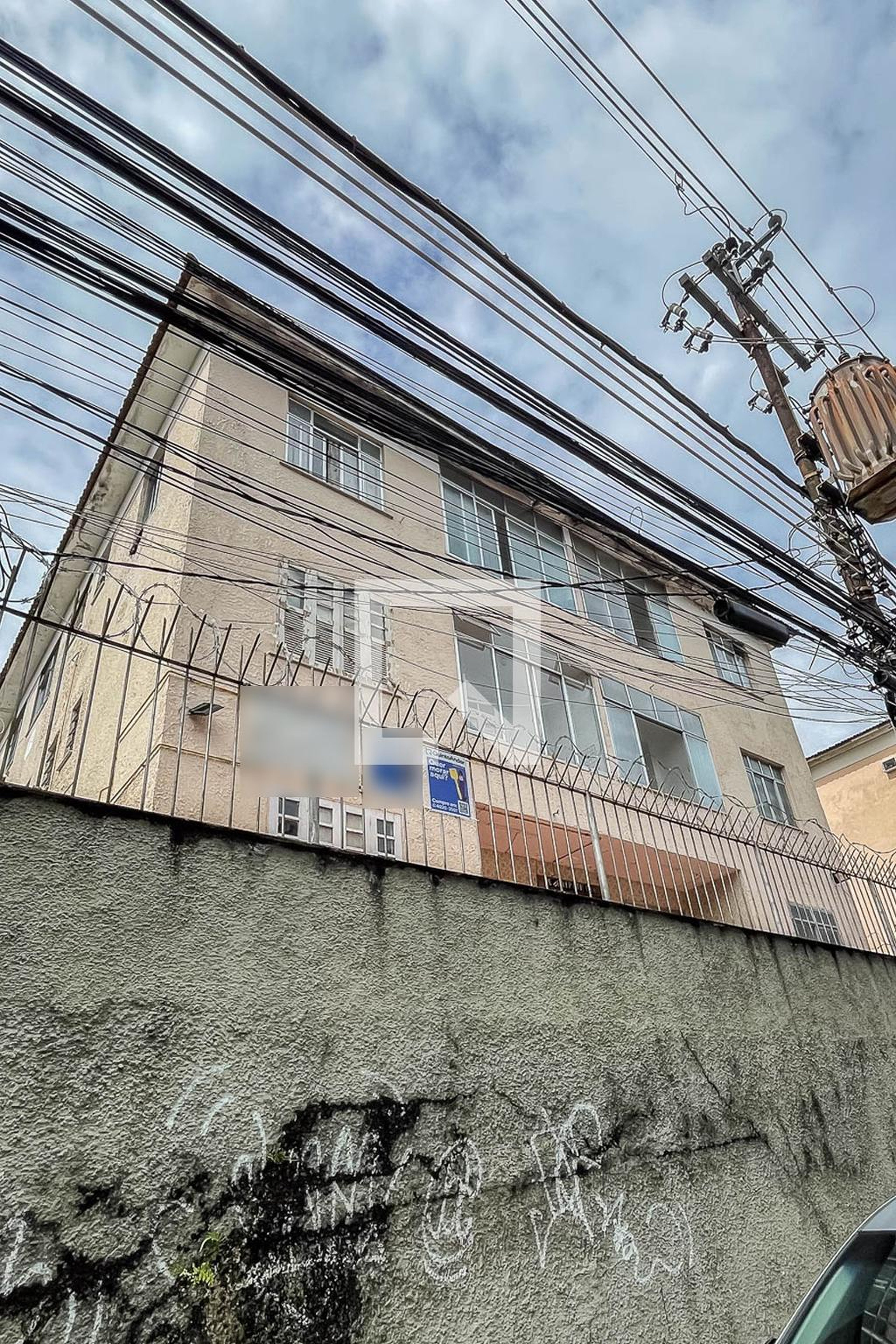 Fachada Condomínio em Rua Itapiru, 1126