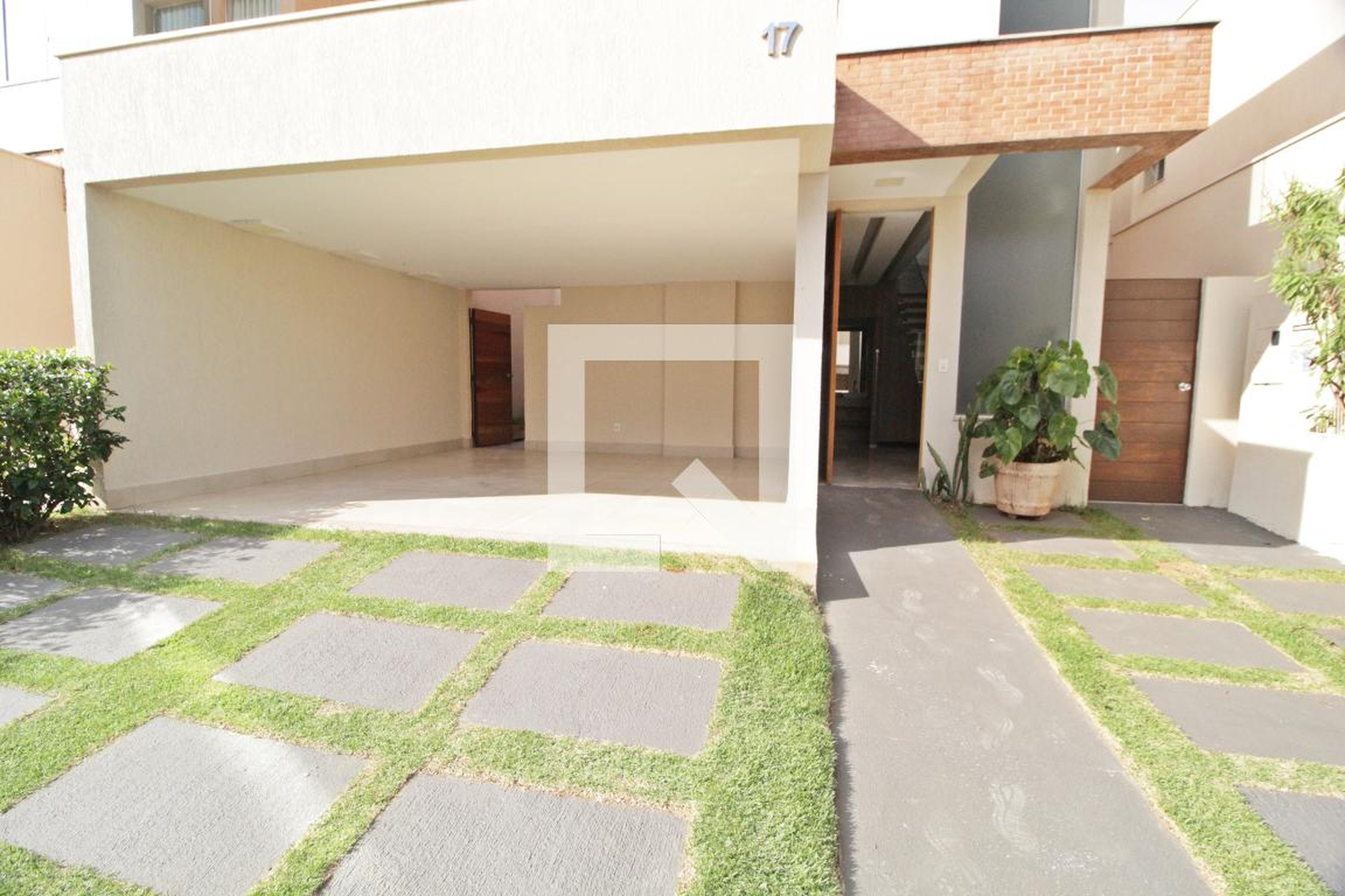 Fachada Condomínio Village Paradiso 1