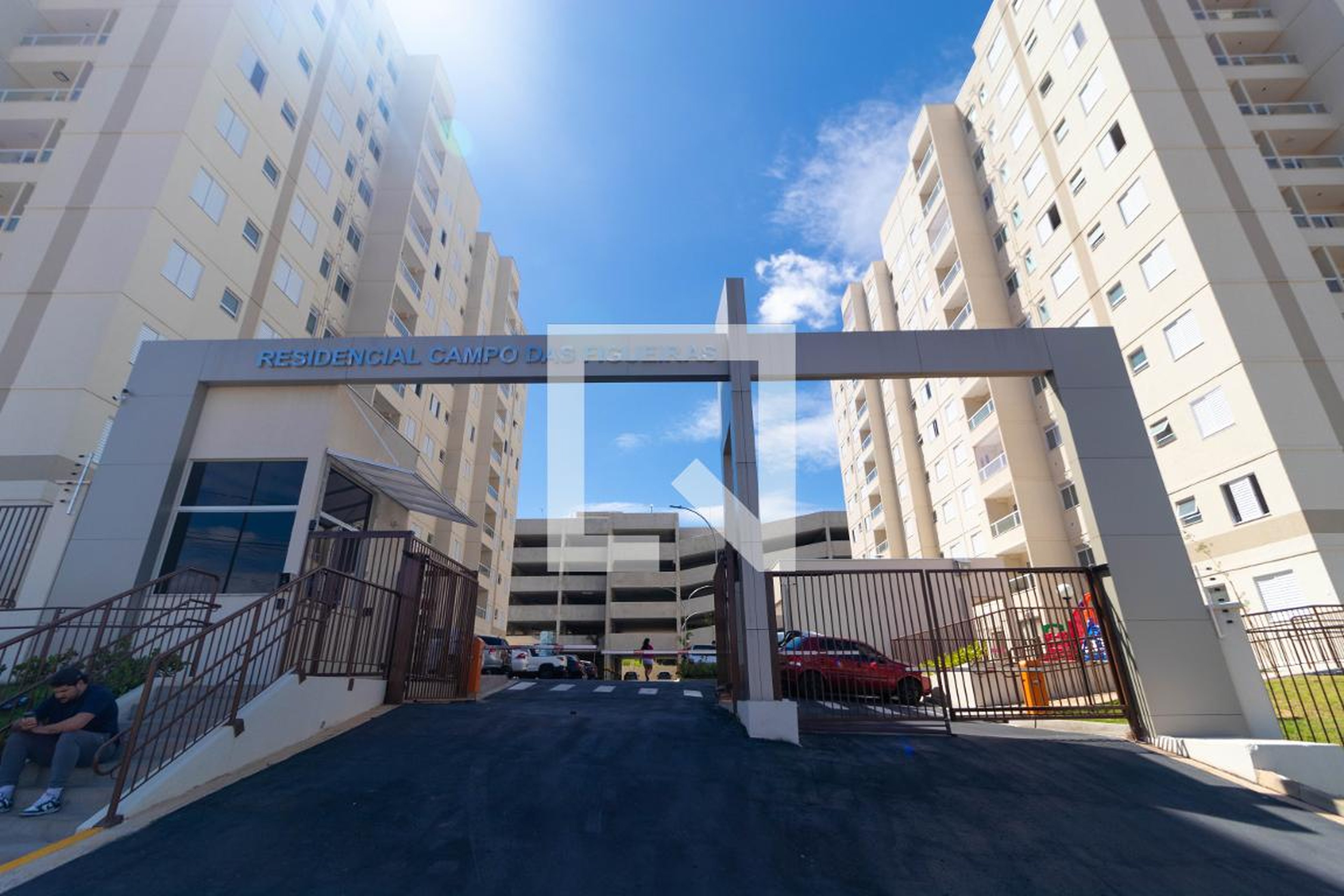 Fachada Condomínio em Avenida Paulo Correa Viana, 438