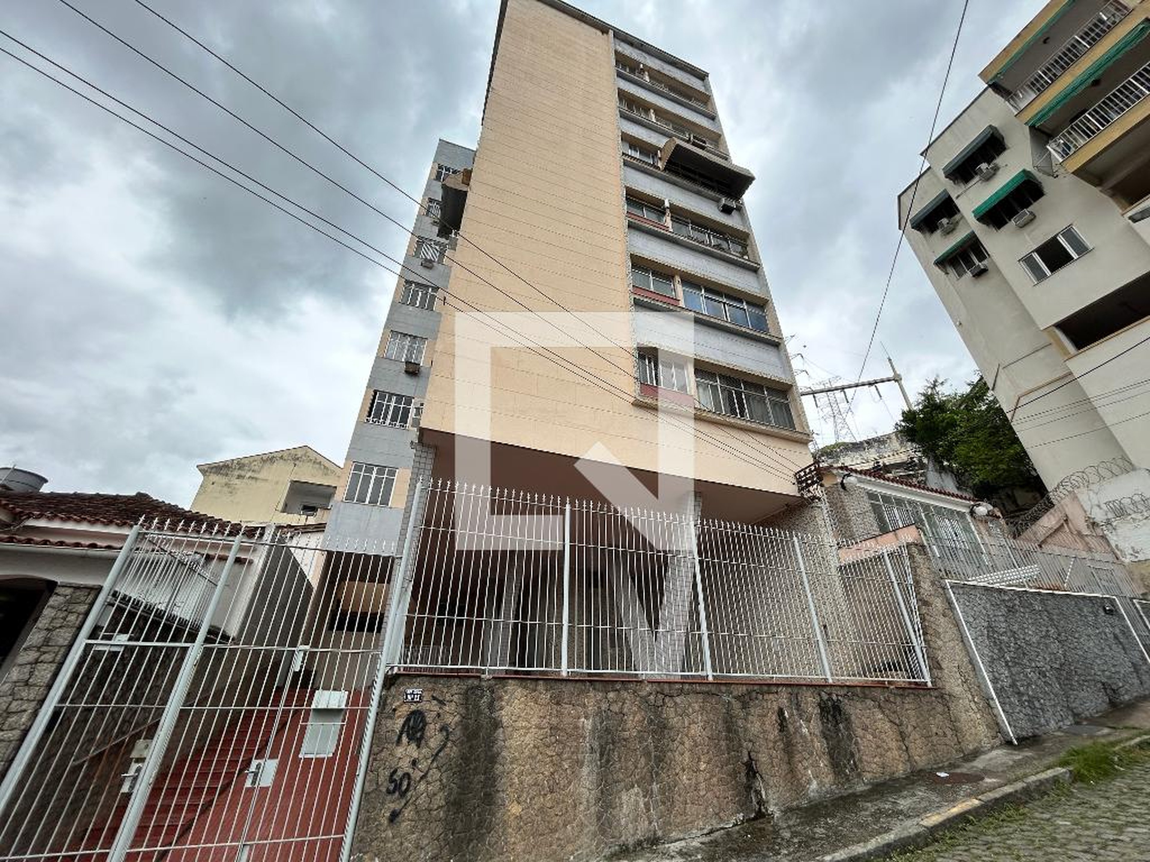Fachada Condomínio em Rua Nossa Senhora da Guia, 166