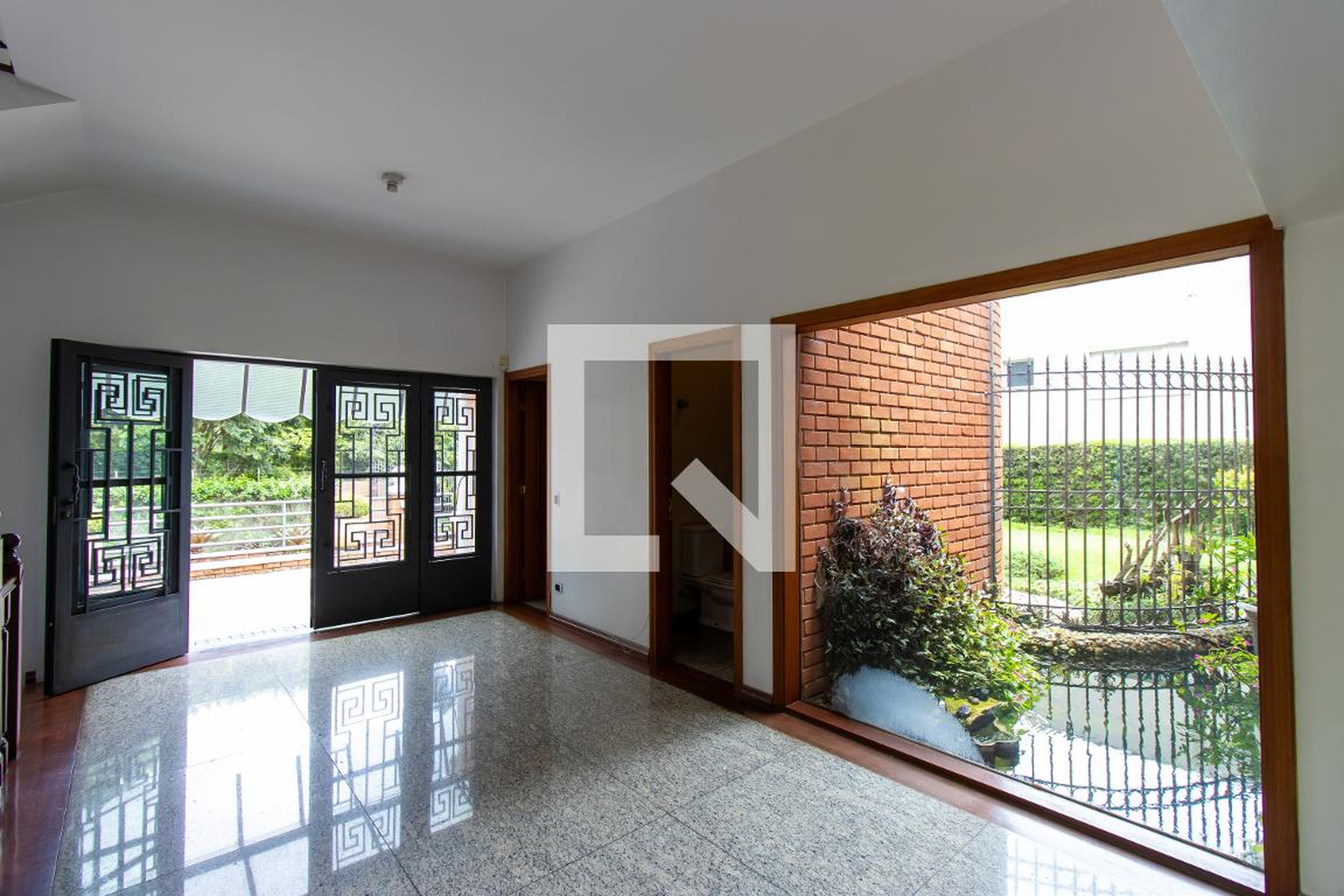 Hall de entrada Condomínio Jardim Passárgada I