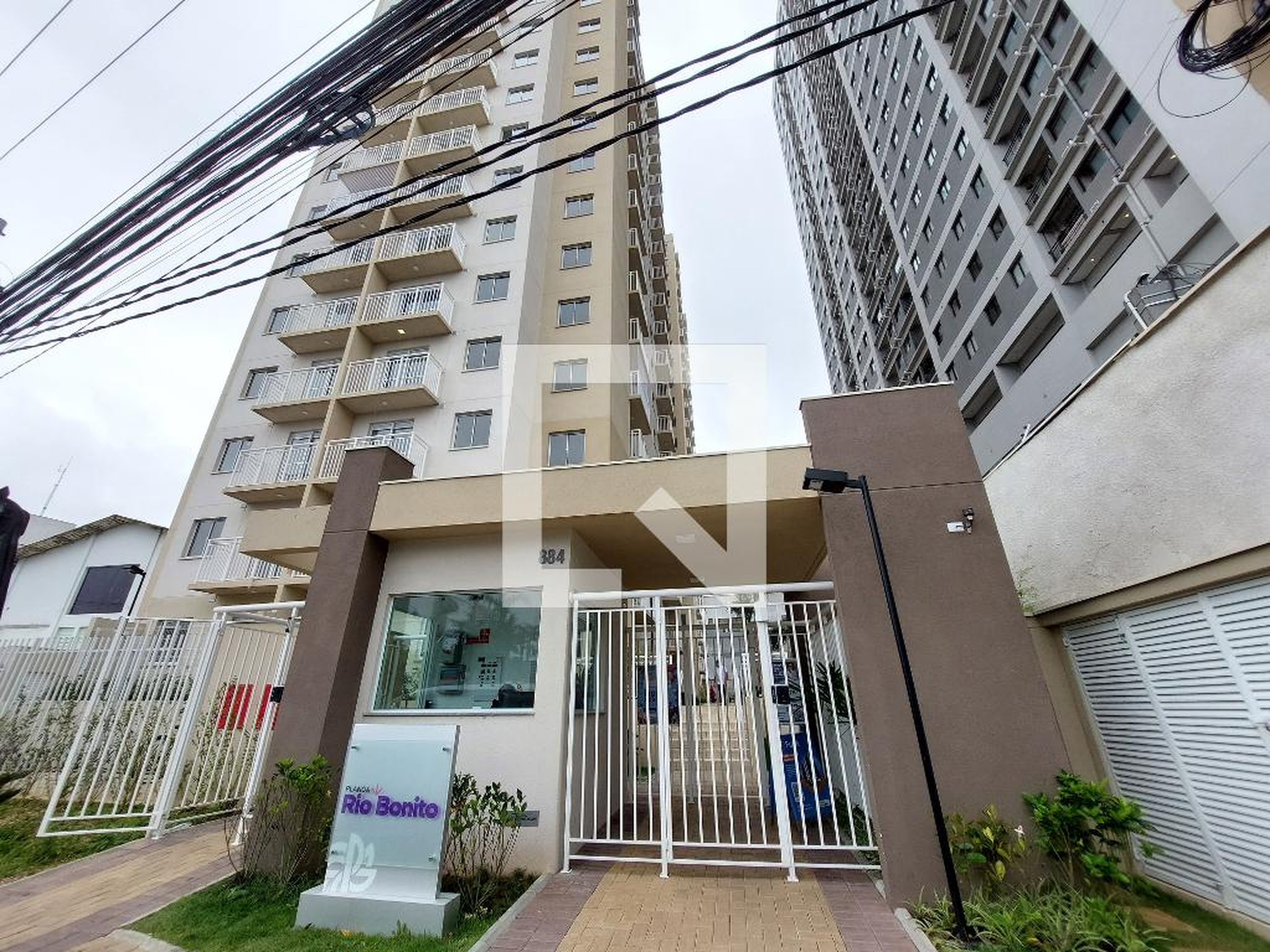 Fachada Condomínio em Rua Olívia Guedes Penteado, 885