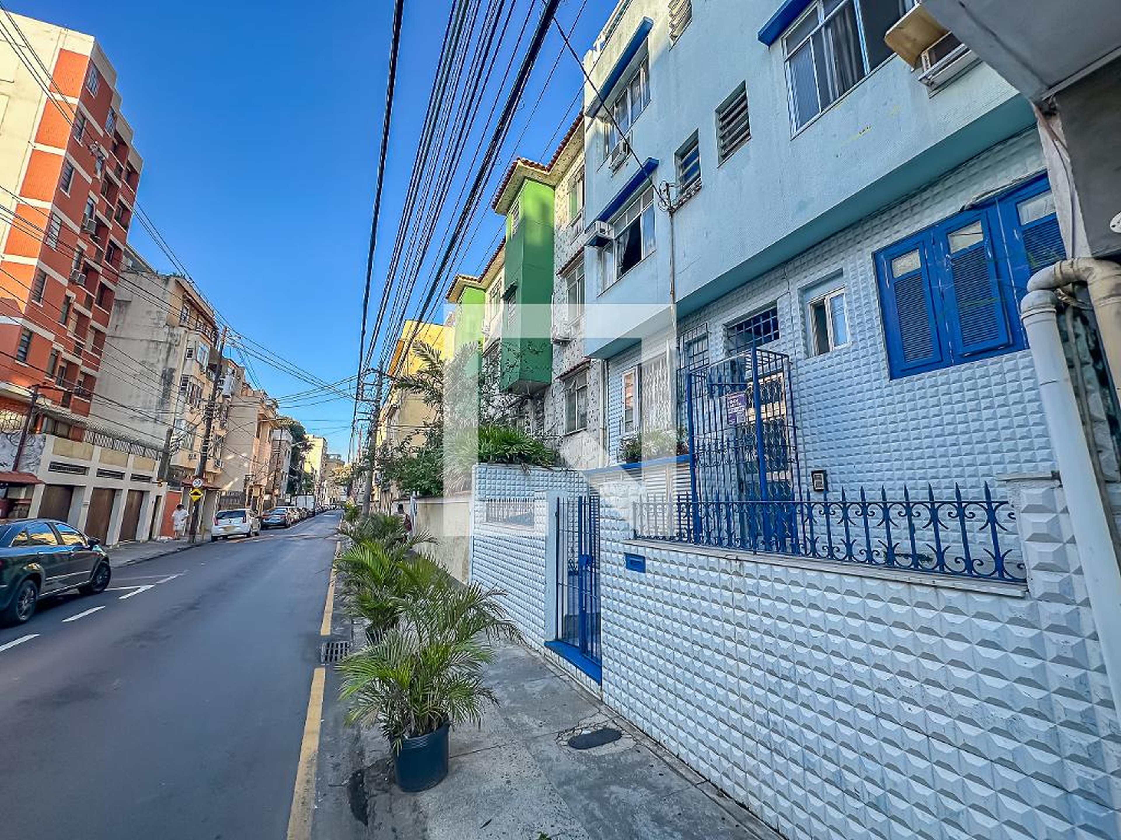 Fachada Condomínio em Rua Marechal Cantuária, 44