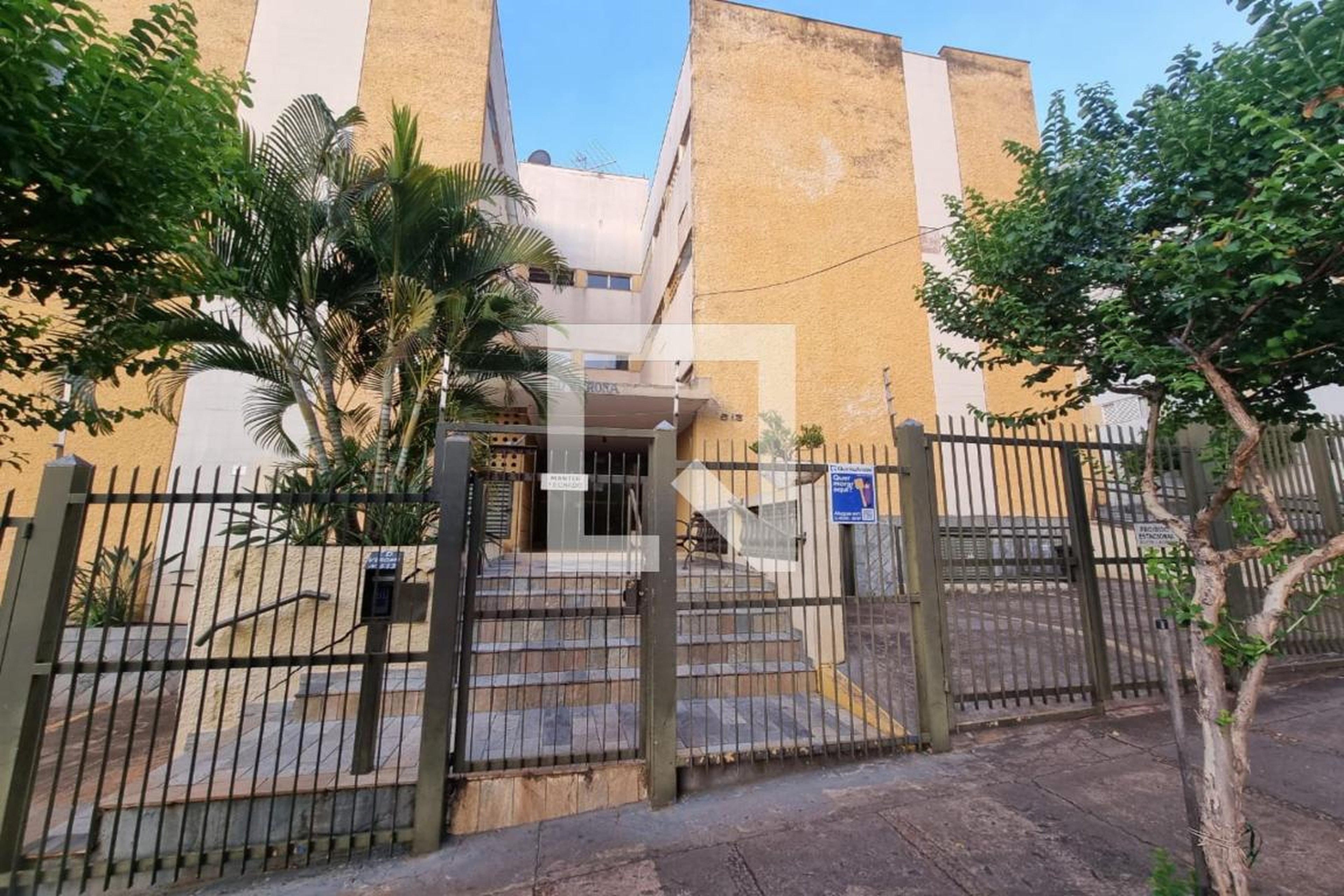 Fachada Condomínio em Rua Ramos de Azevedo, 520