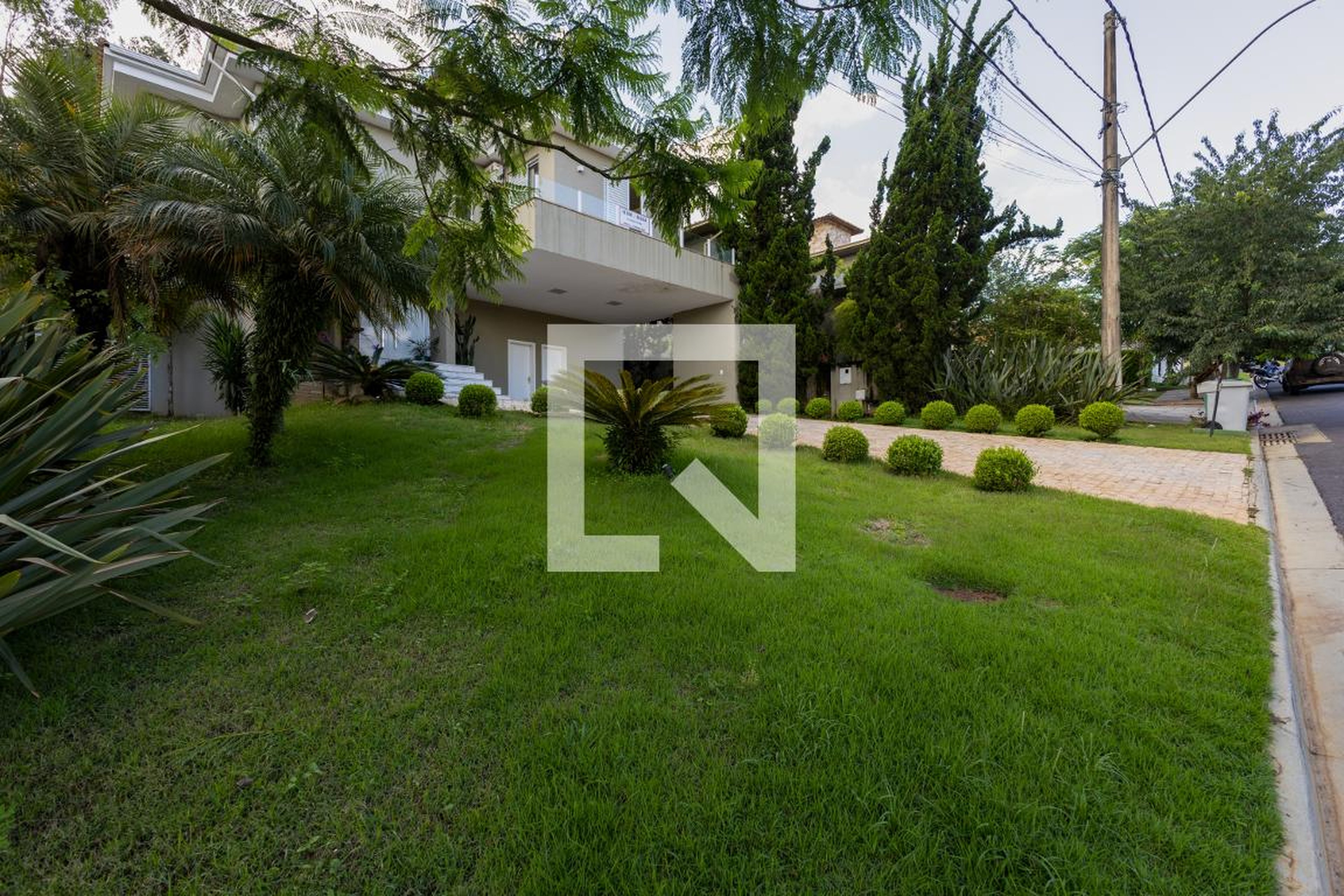 Fachada Condomínio em Rua dos Flamboyants, 80