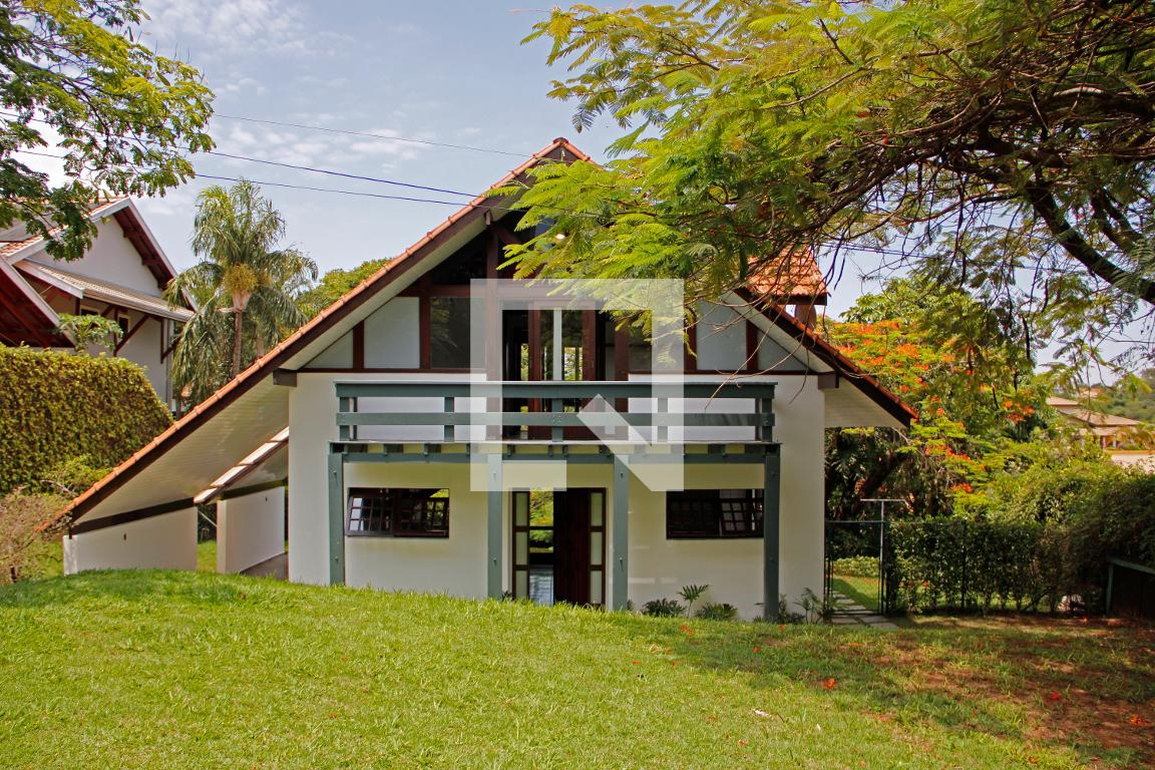 Fachada Condomínio em Rua Japuis, 87