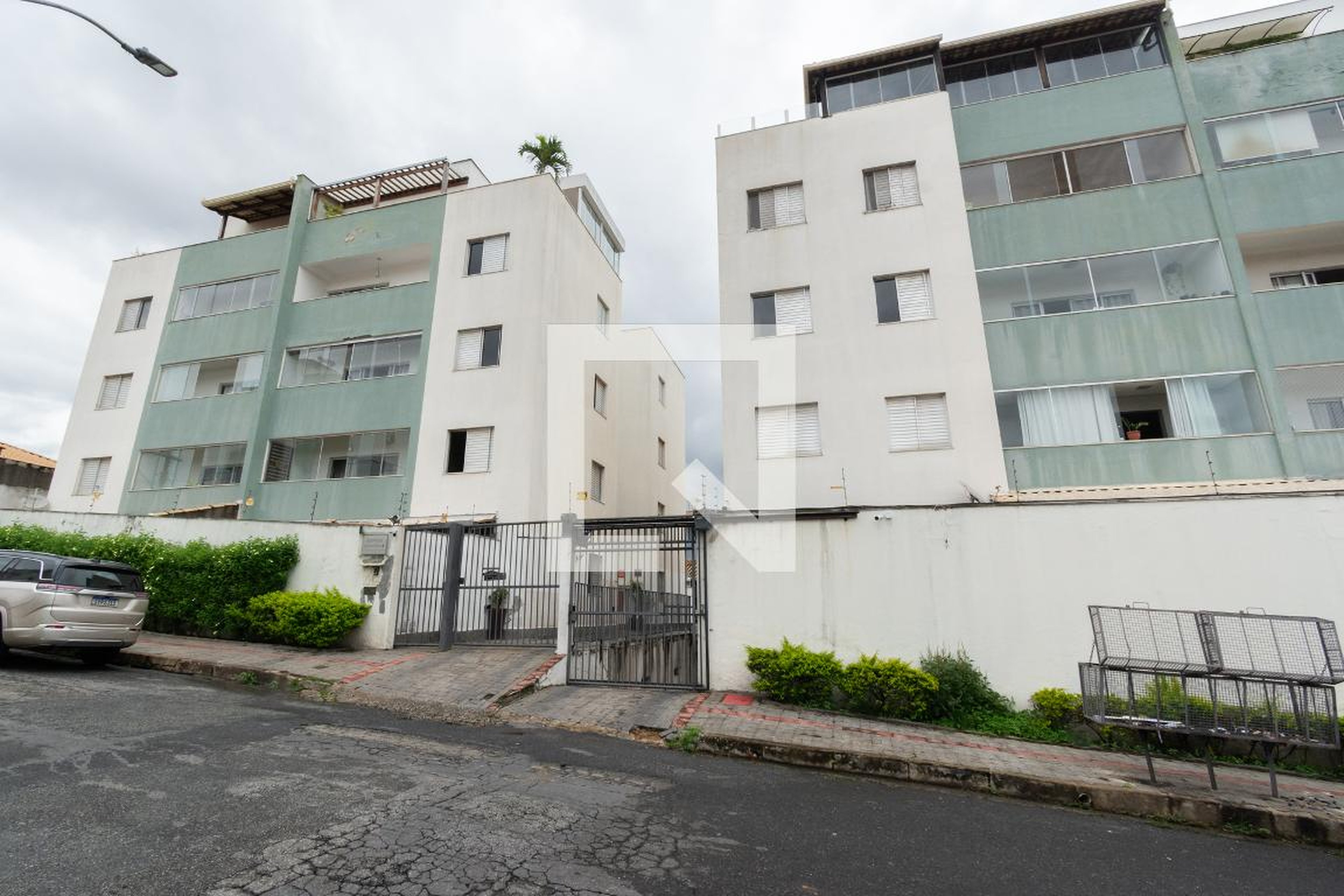 Fachada Condomínio em Rua Cristóvão Macedo, 356