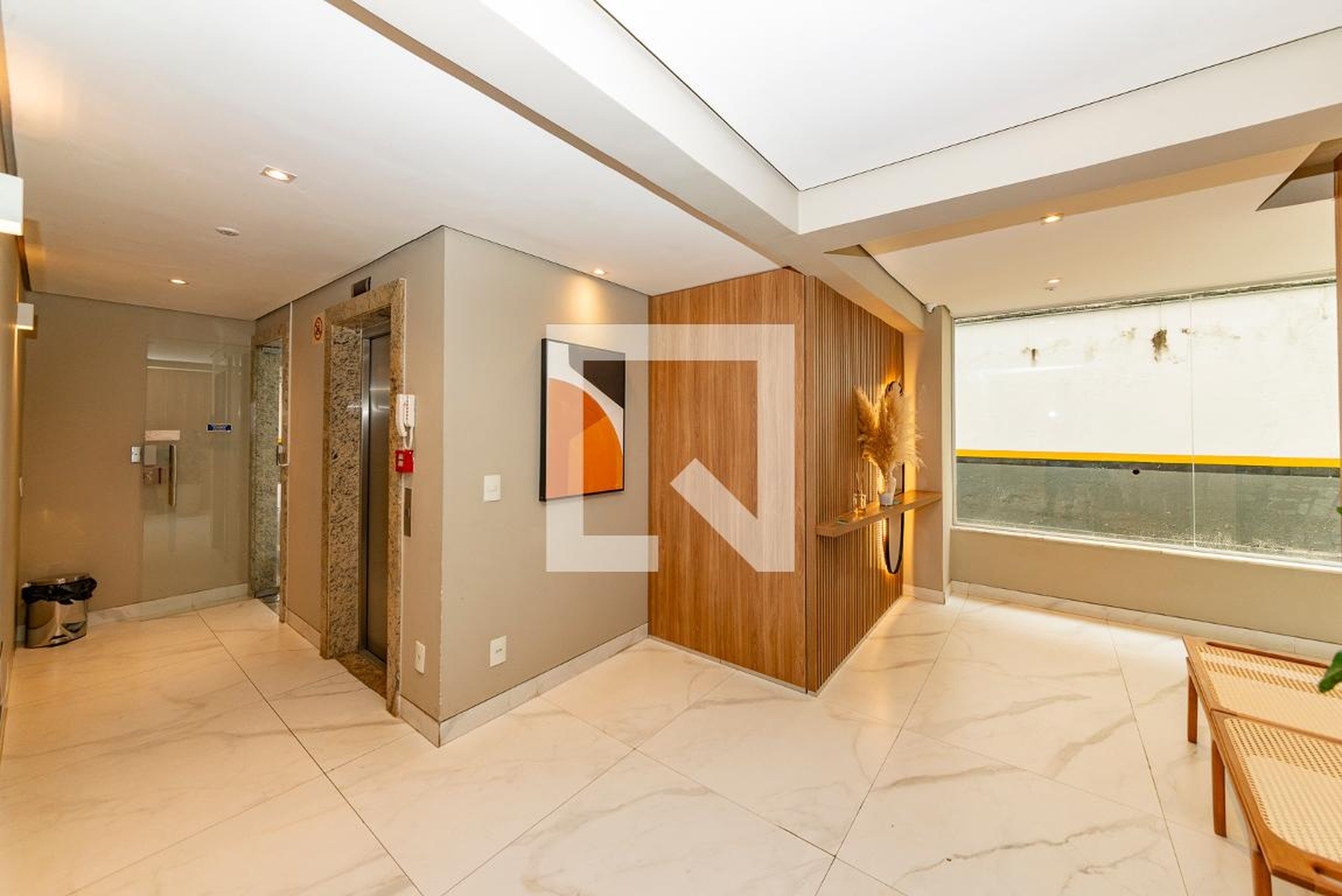 Hall de entrada Condomínio em Rua Esmeraldo Botelho, 35