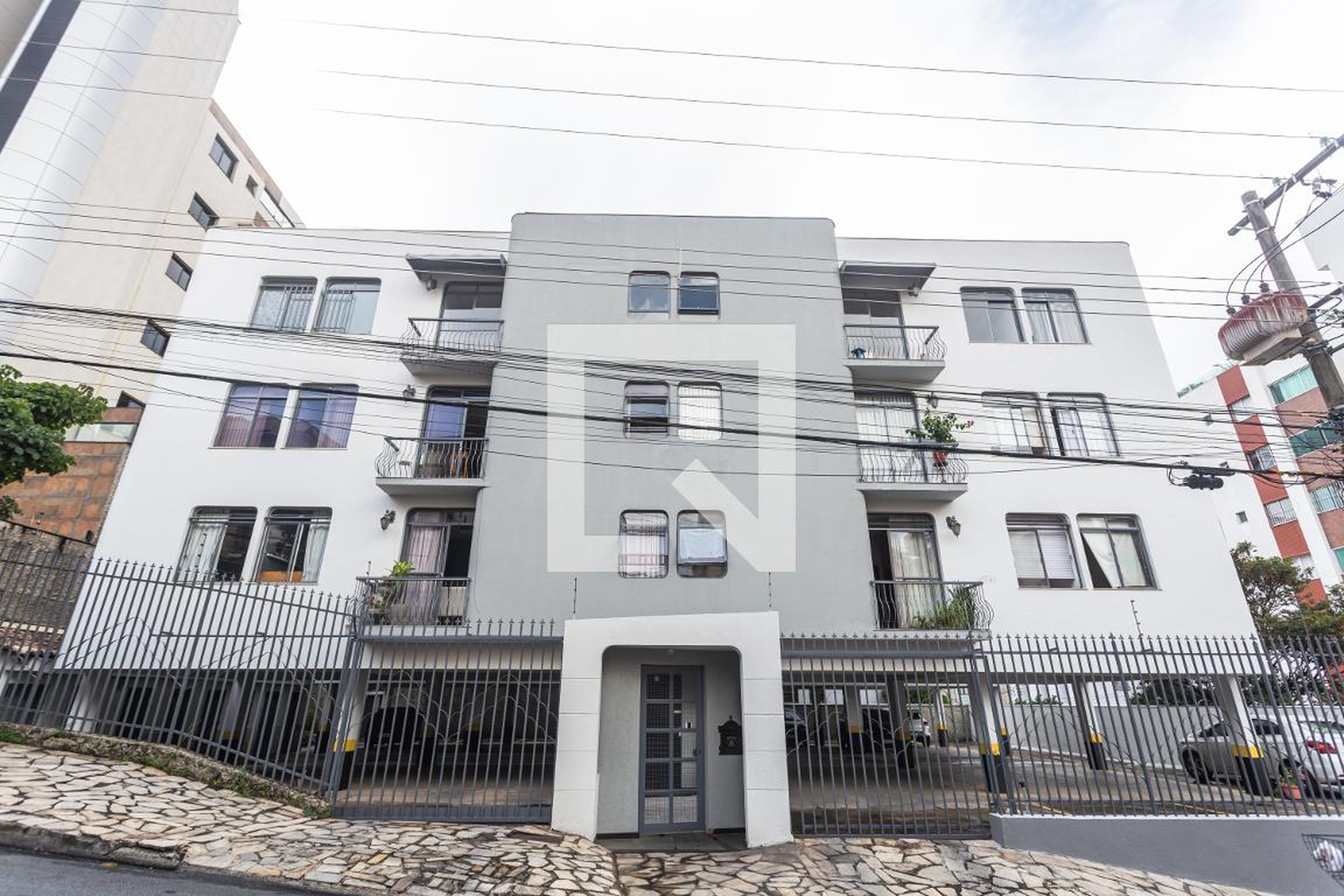 Fachada Condomínio em Rua Carvalhais de Paiva, 191