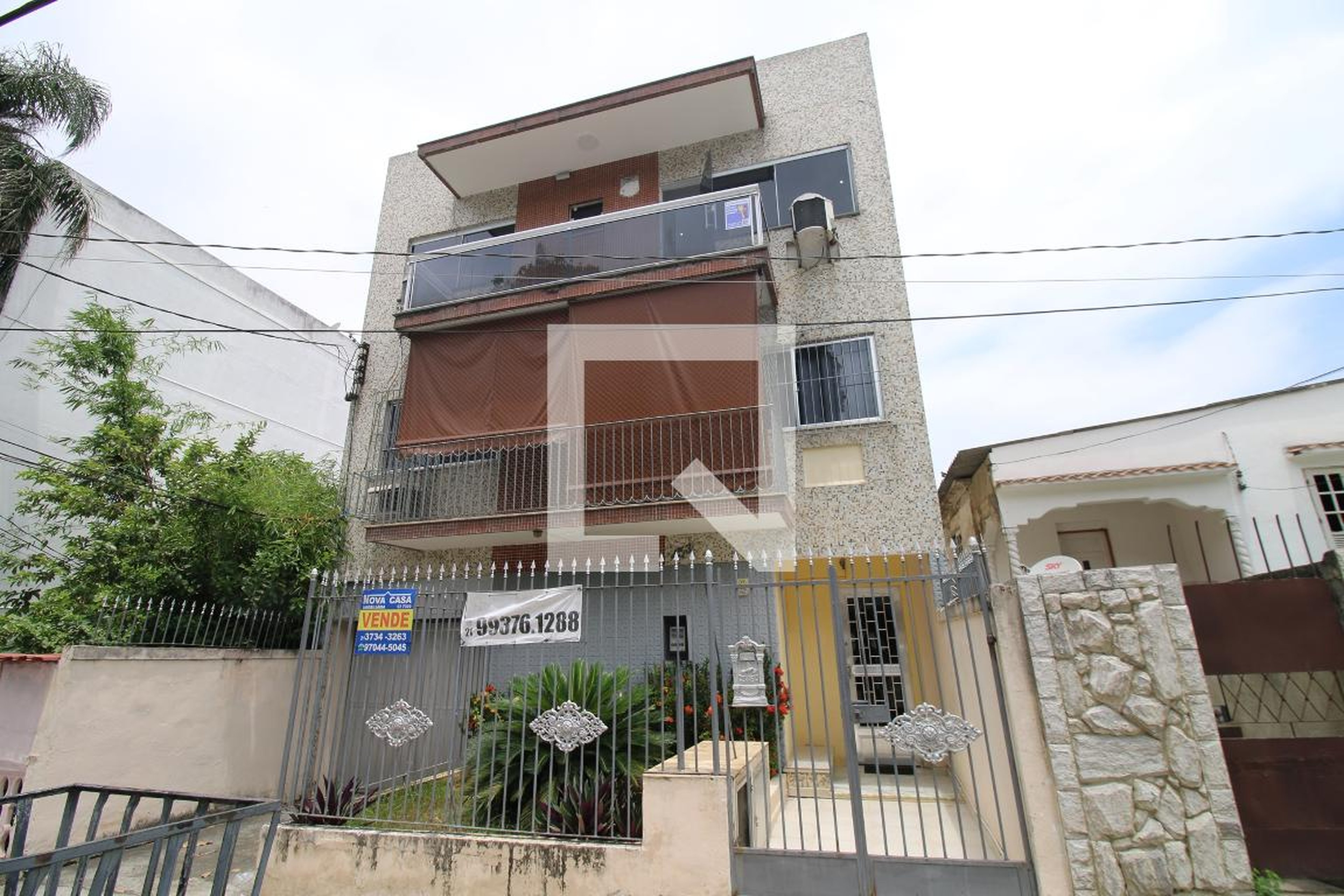 Fachada do Prédio Condomínio em Rua Samin, 453