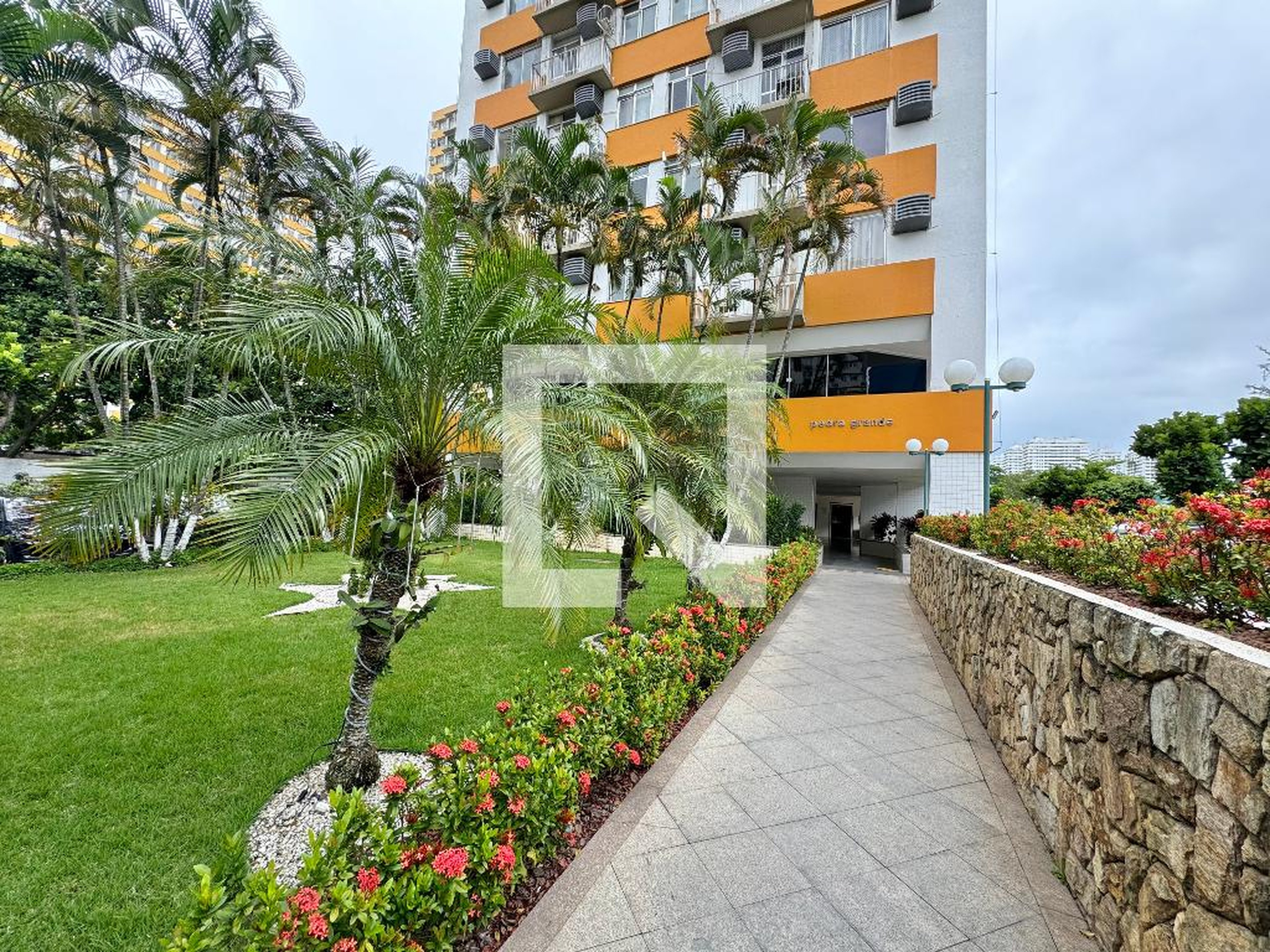 Fachada Condomínio em Avenida Adolpho de Vasconcellos, 444