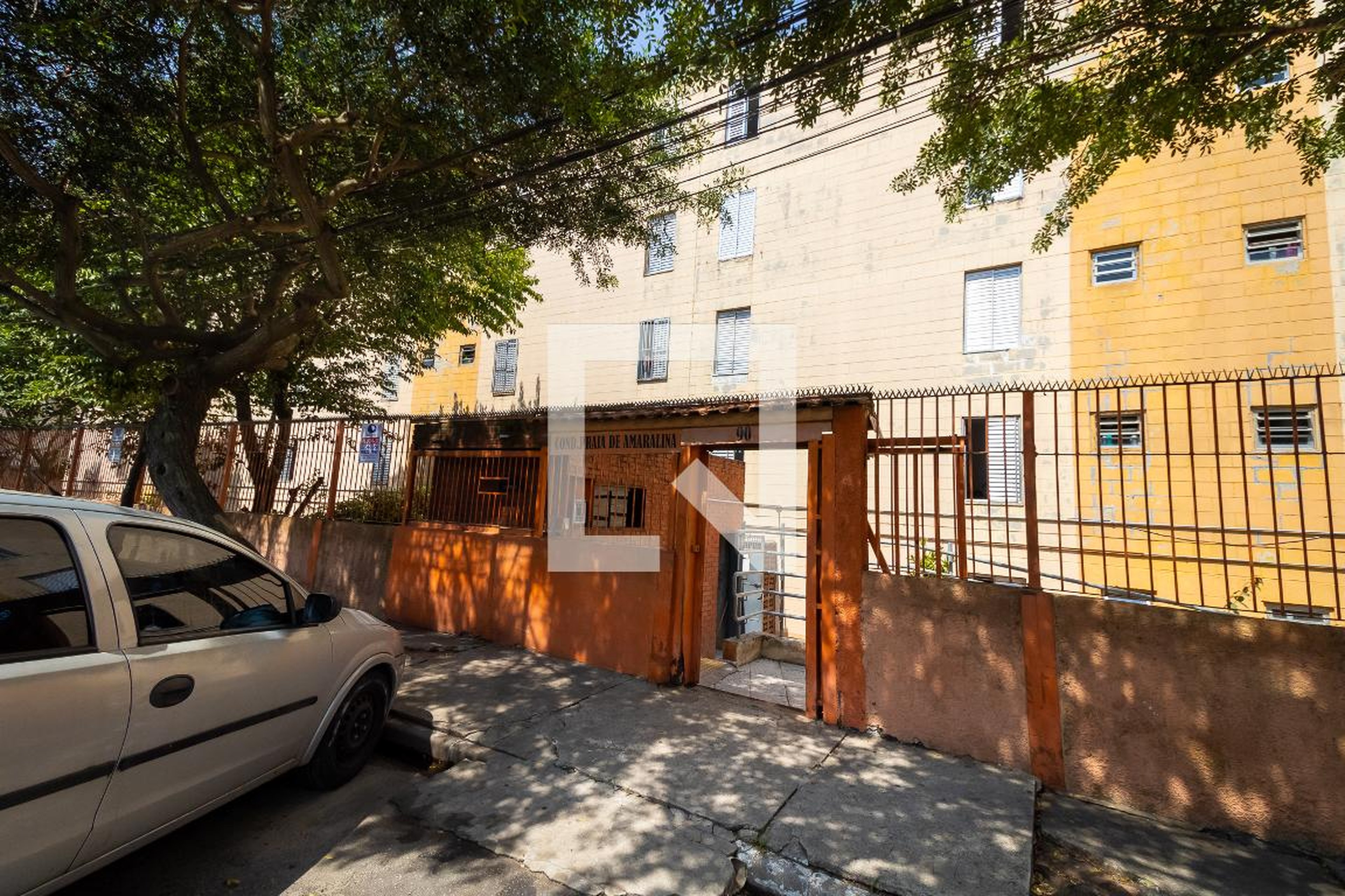 Fachada Condomínio em Rua Teodoro Riccio, 51