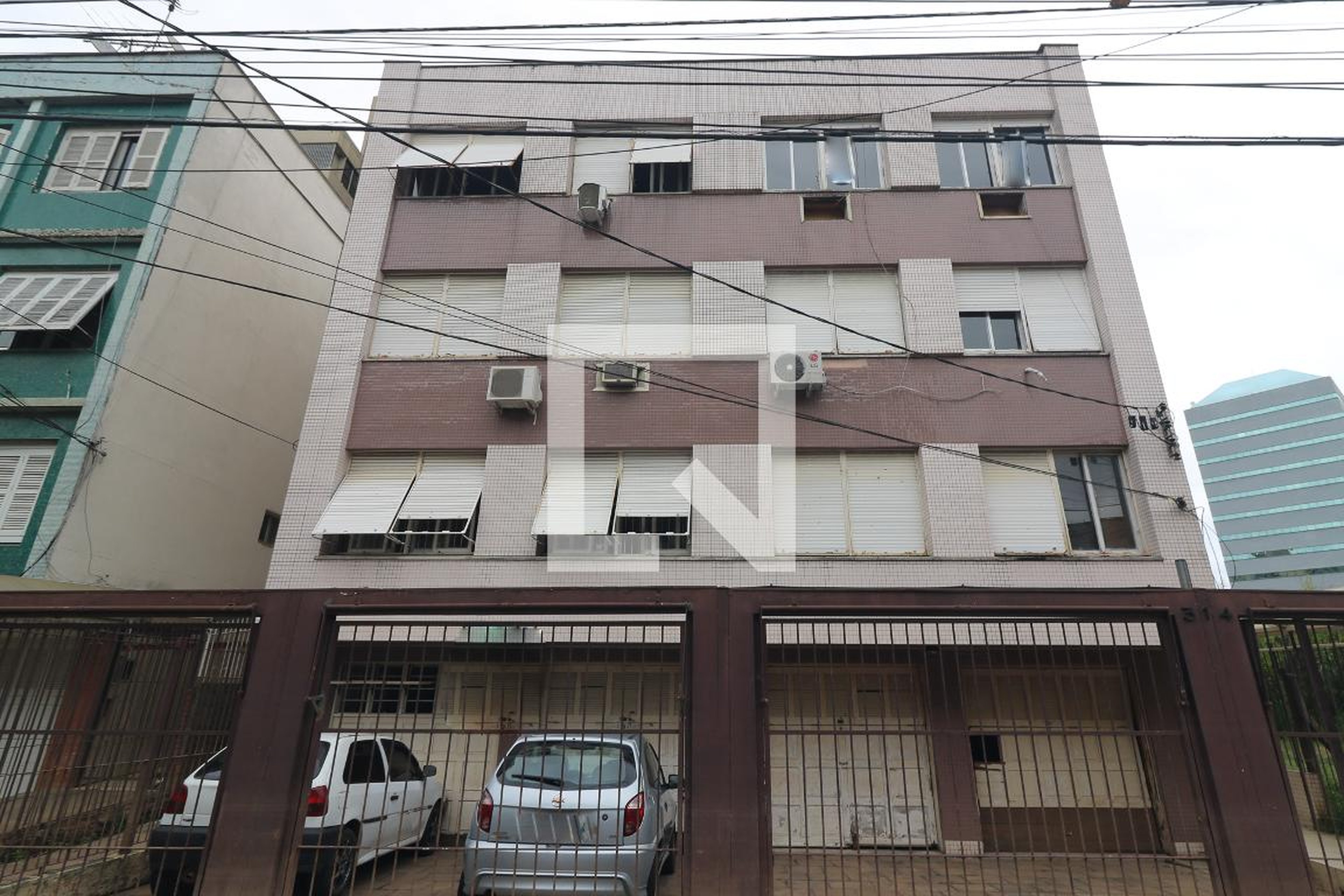 Fachada do Prédio Condomínio em Rua Doutor Vicente de Paula Dutra, 314