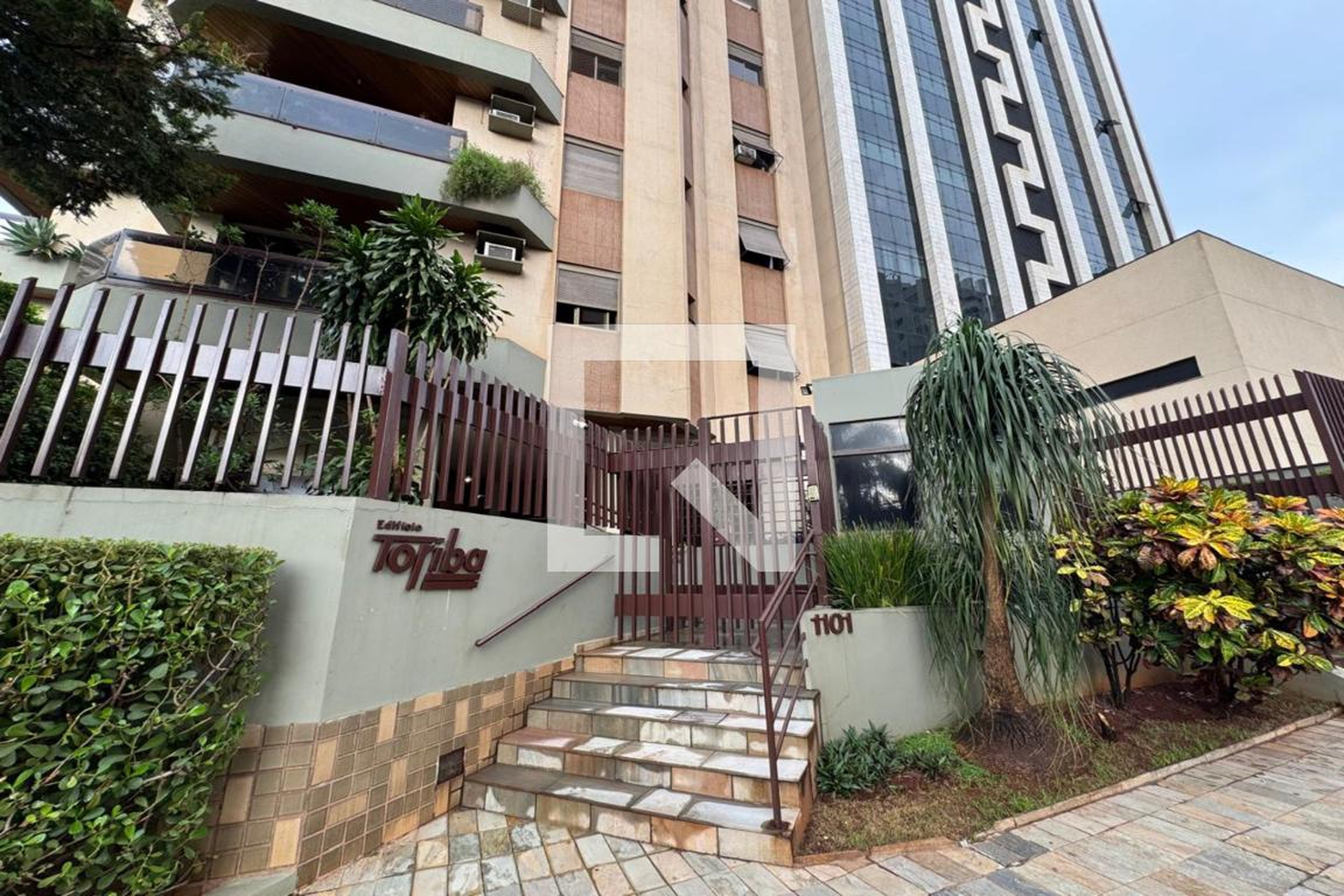 Fachada Condomínio em Rua Rui Barbosa, 1101