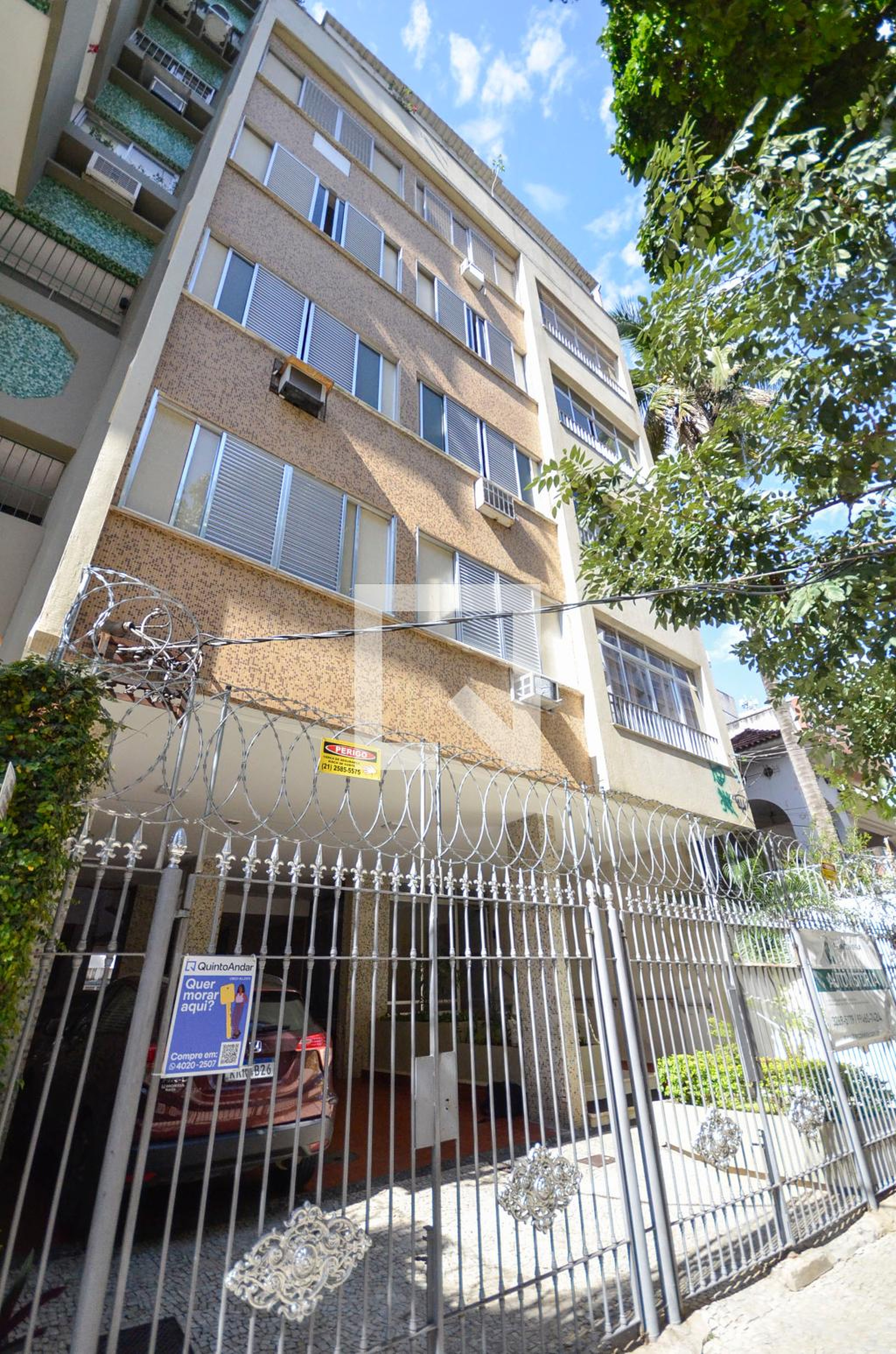 Fachada Condomínio em Rua Maria Amália, 86