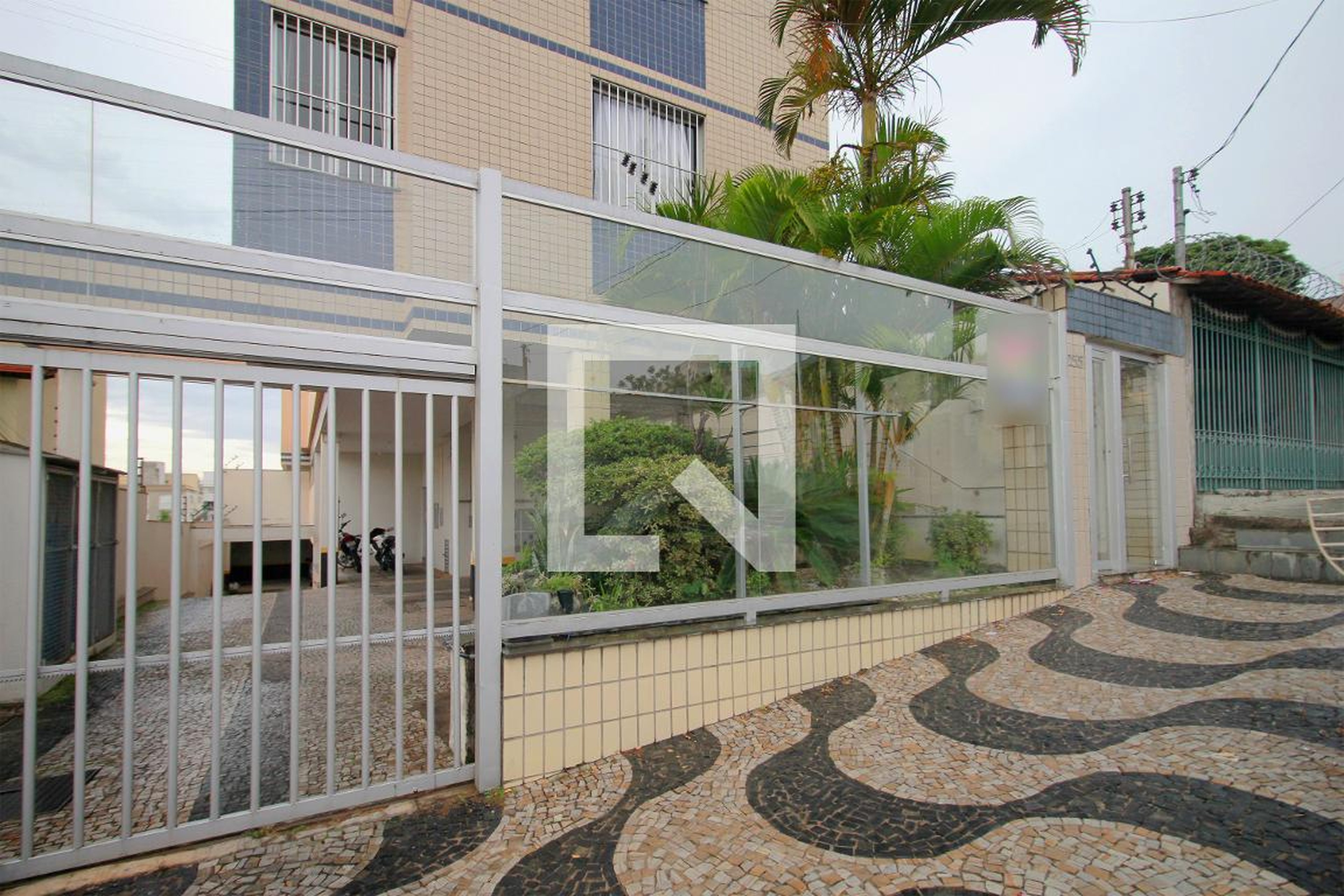 Fachada Condomínio em Rua Amianto, 255