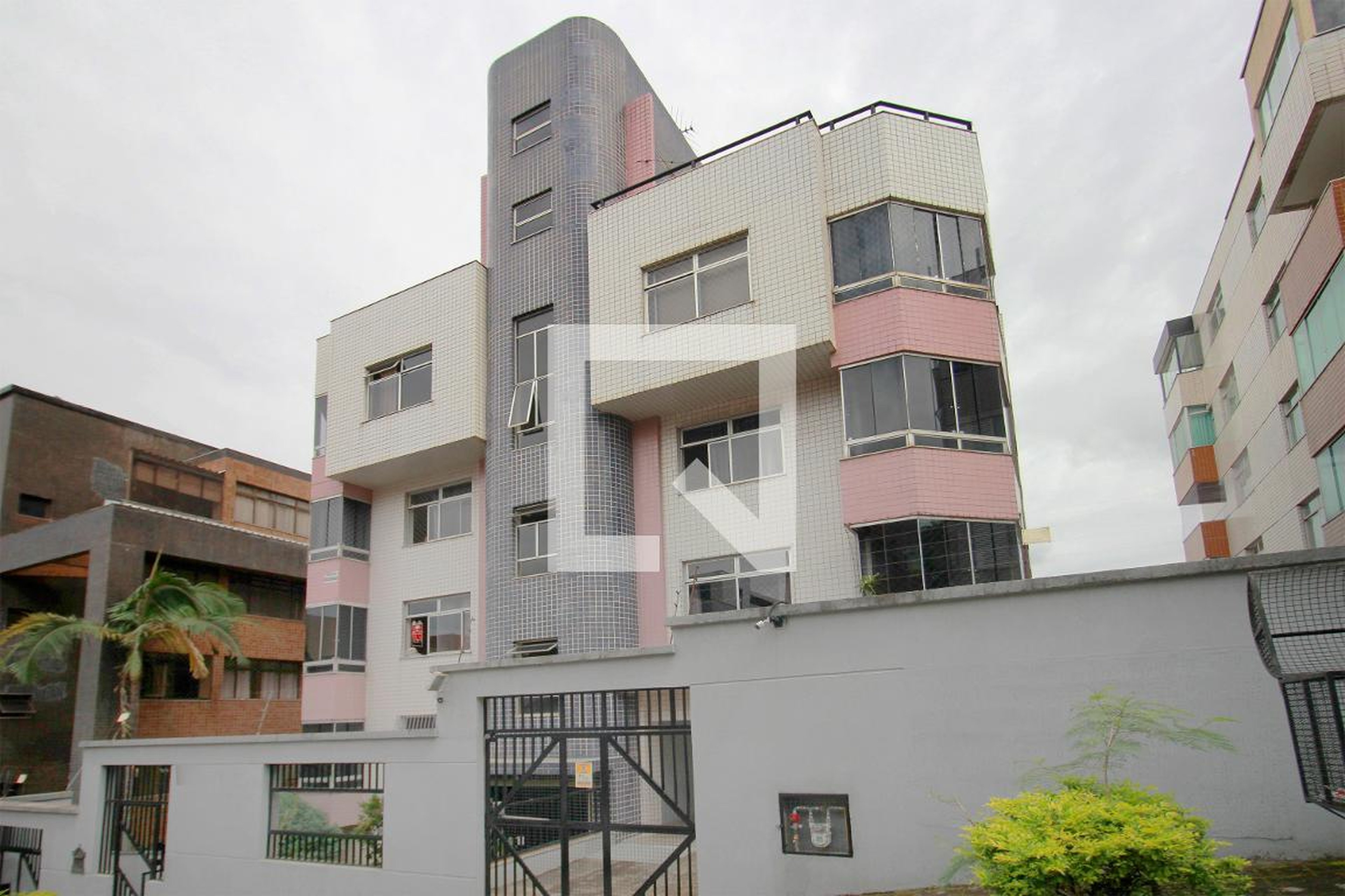 Fachada Condomínio em Rua Ulisses Marcondes Escobar, 171