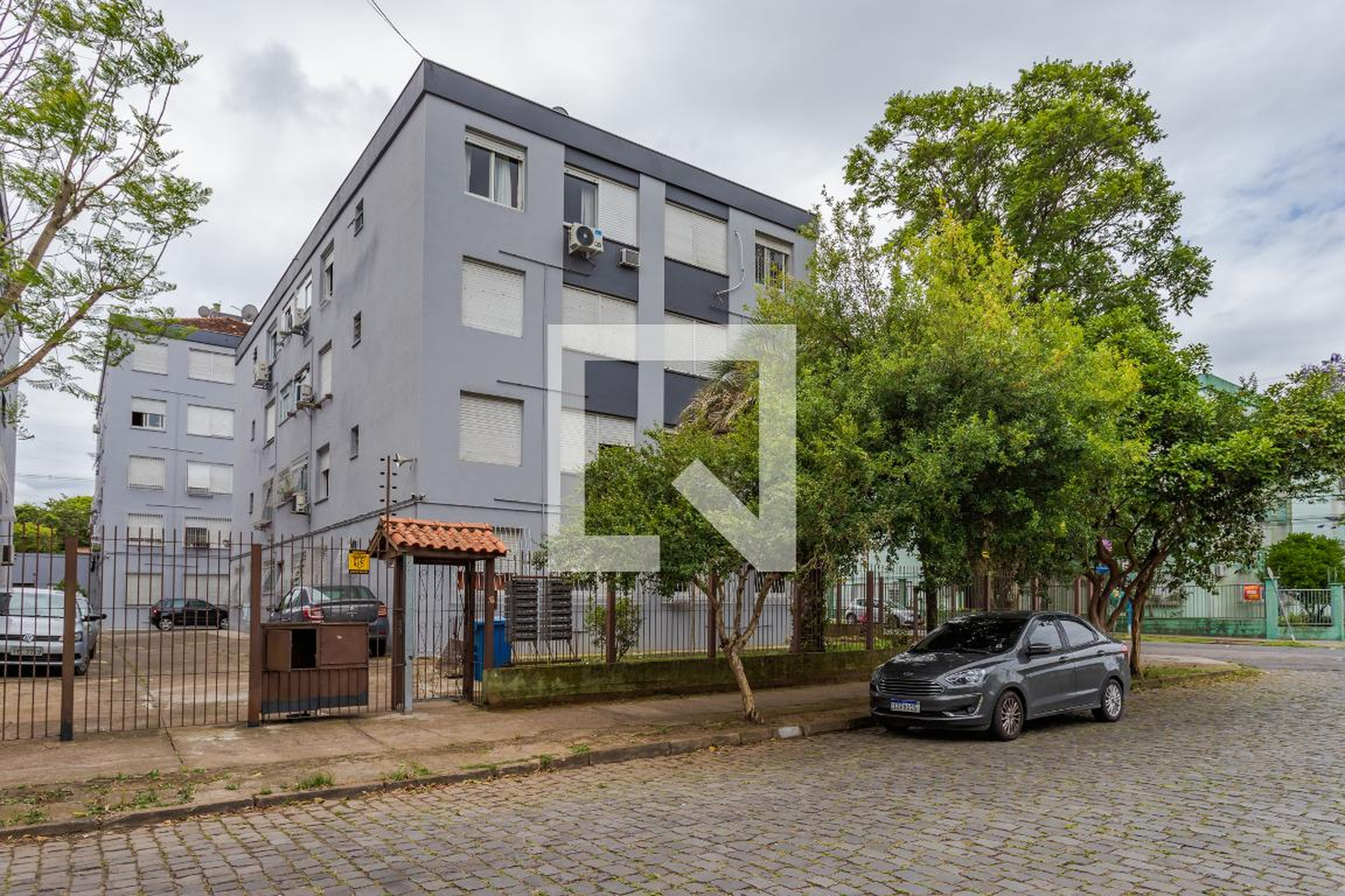 Fachada Condomínio em Rua Hermeto Bermudez, 350