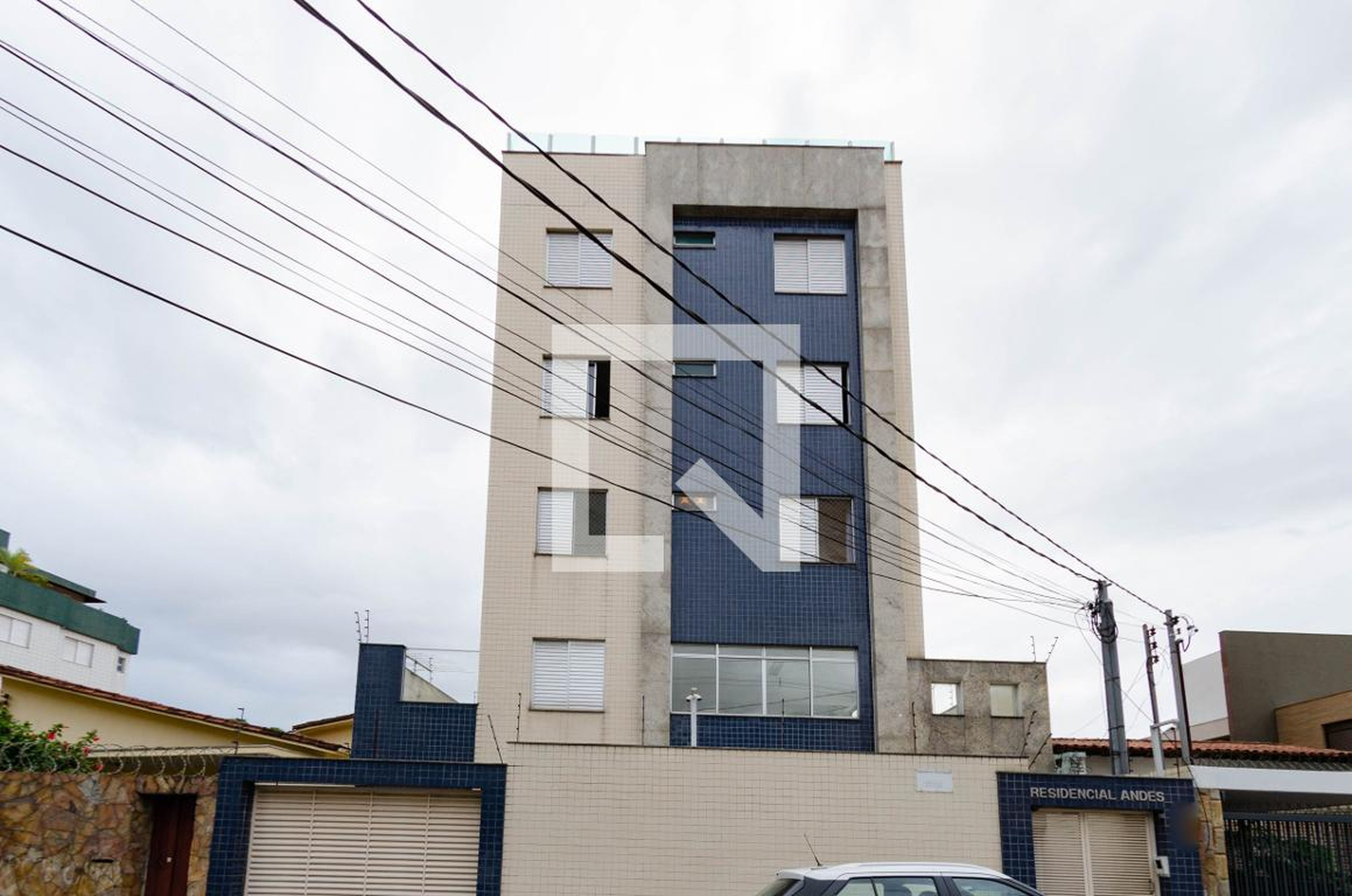 Fachada Condomínio em Rua dos Andes, 370