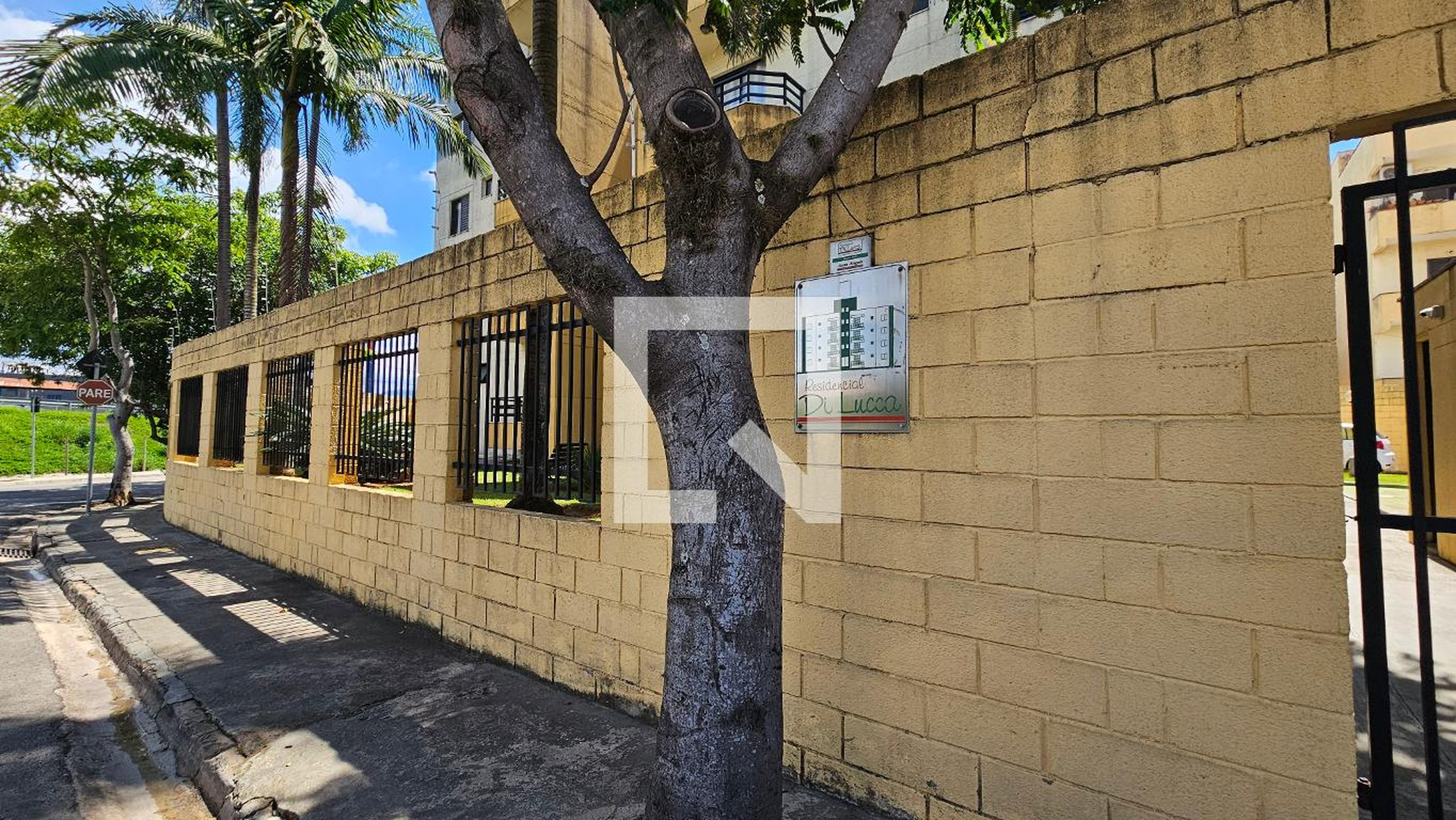 Fachada do Prédio Residencial di Lucca