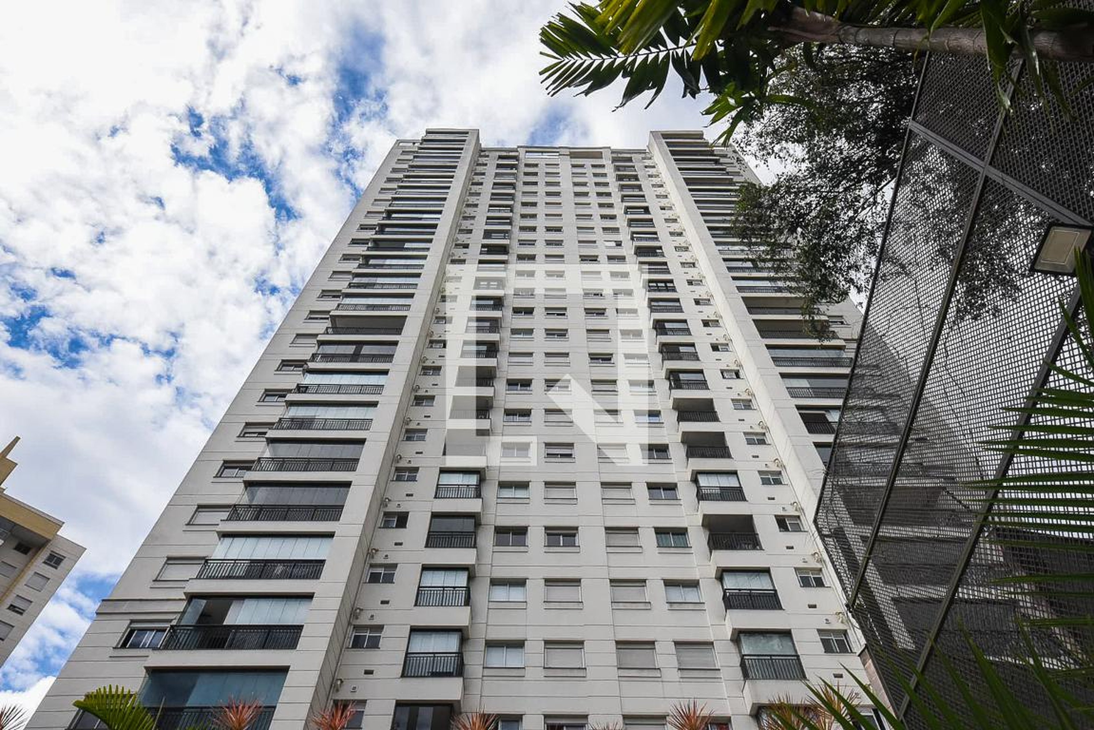 Fachada Condomínio em Rua Nelson Gama de Oliveira, 1136