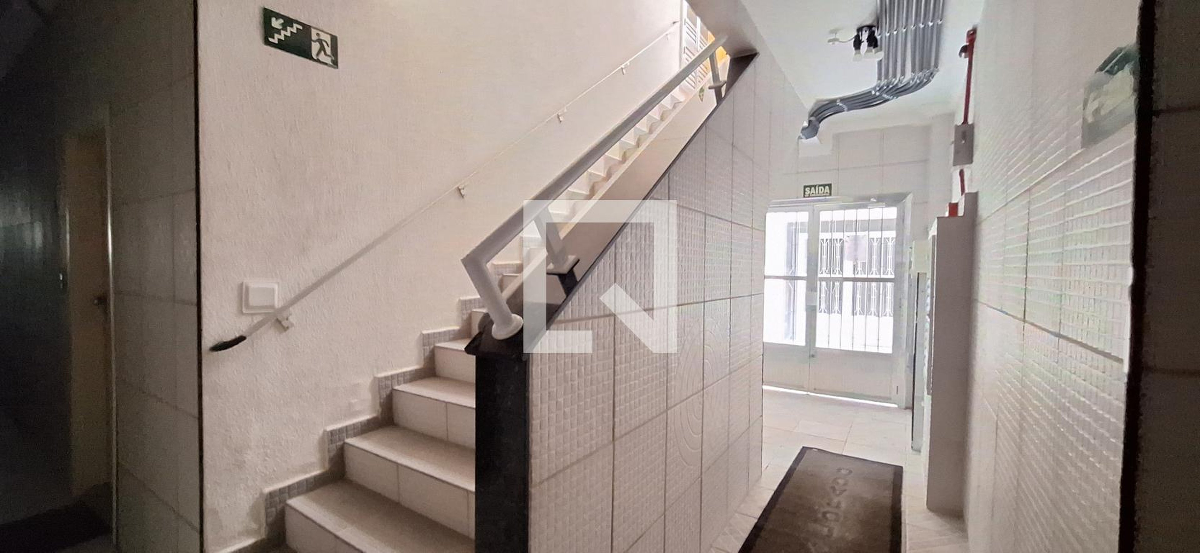 Hall de entrada Condomínio em Rua Rui Barbosa, 567