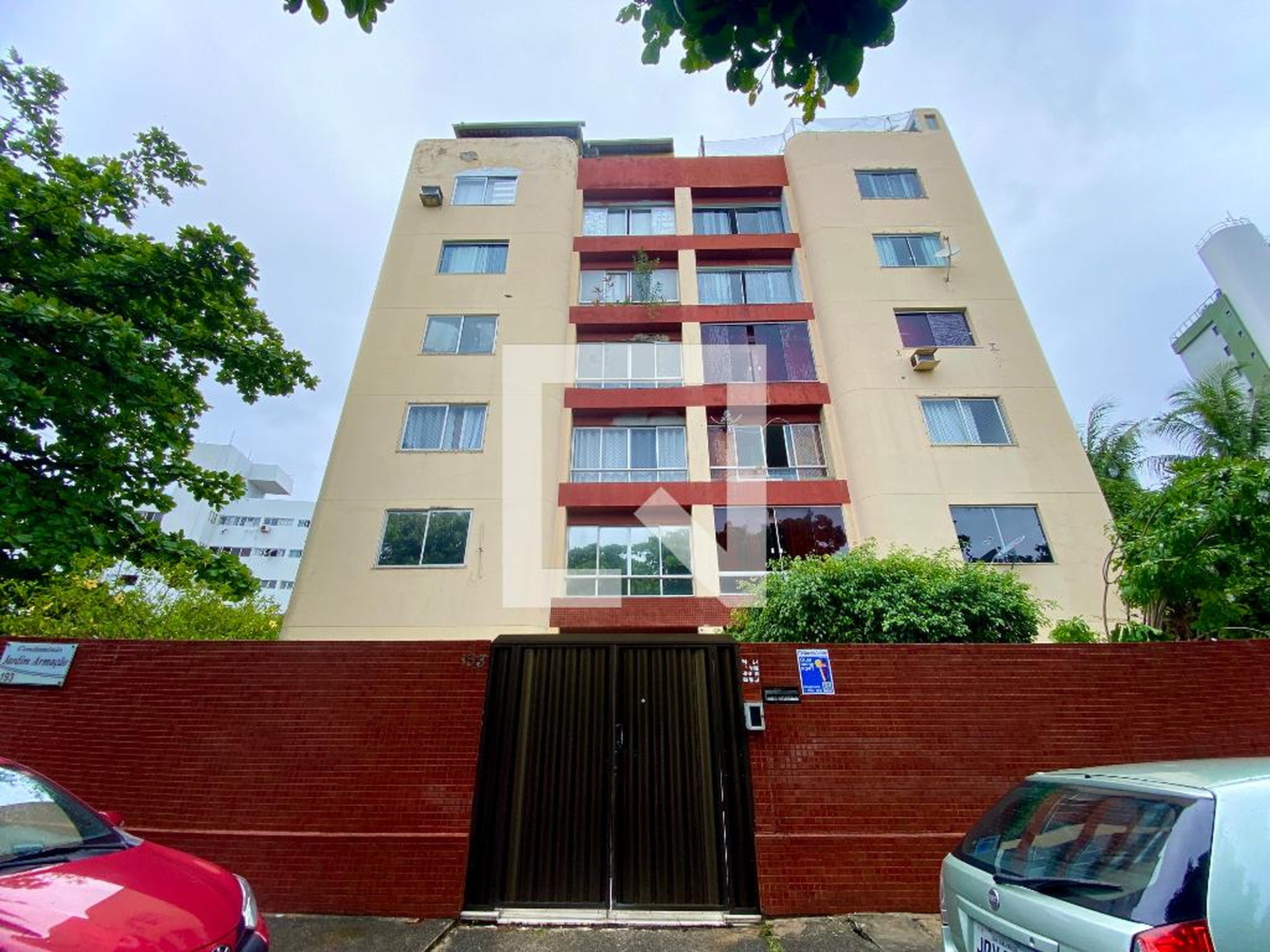 Fachada Condomínio em Rua Alfredo Gomes de Oliveira, 193