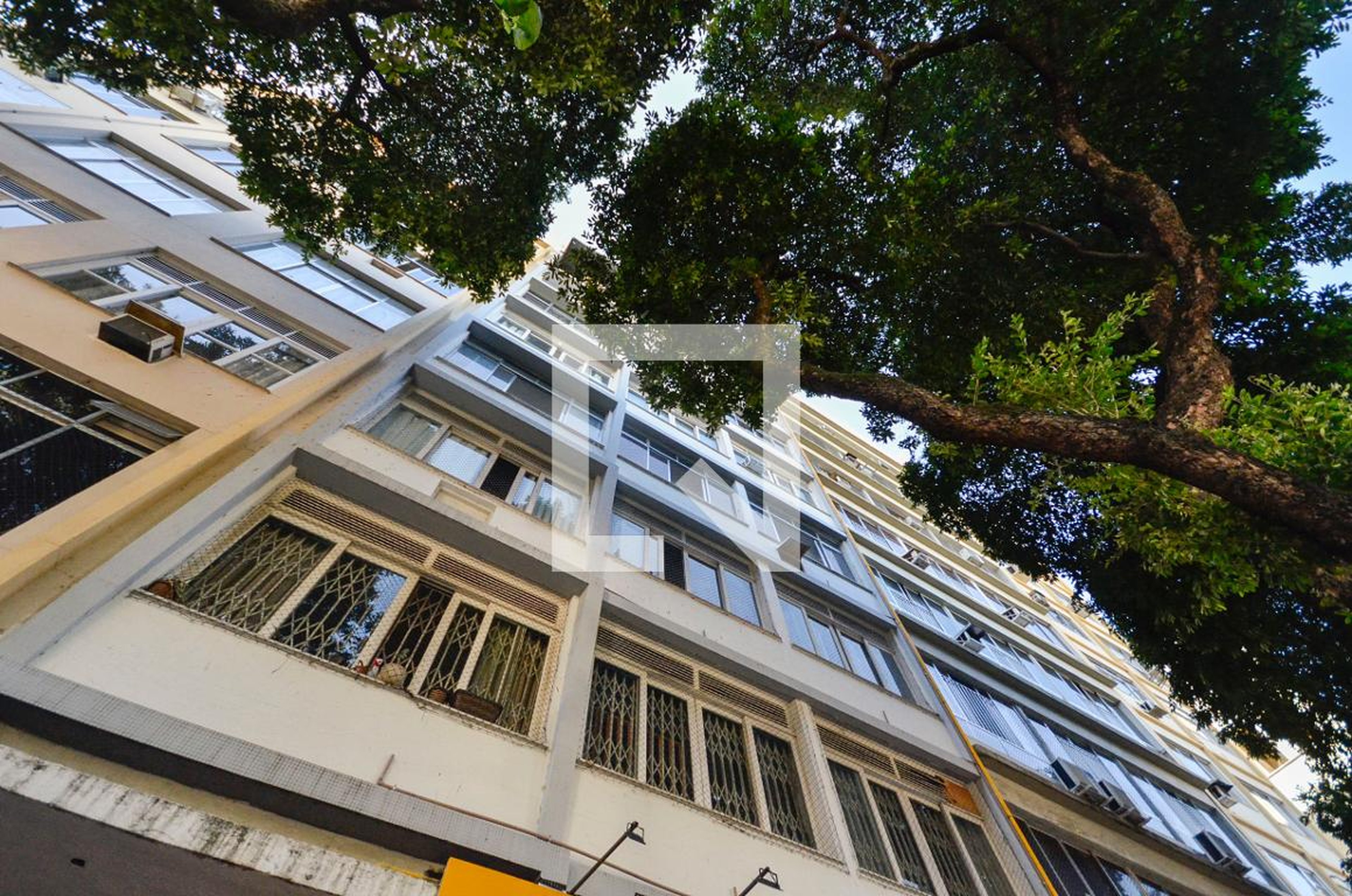 Fachada Condomínio em Rua Conde de Bonfim, 484