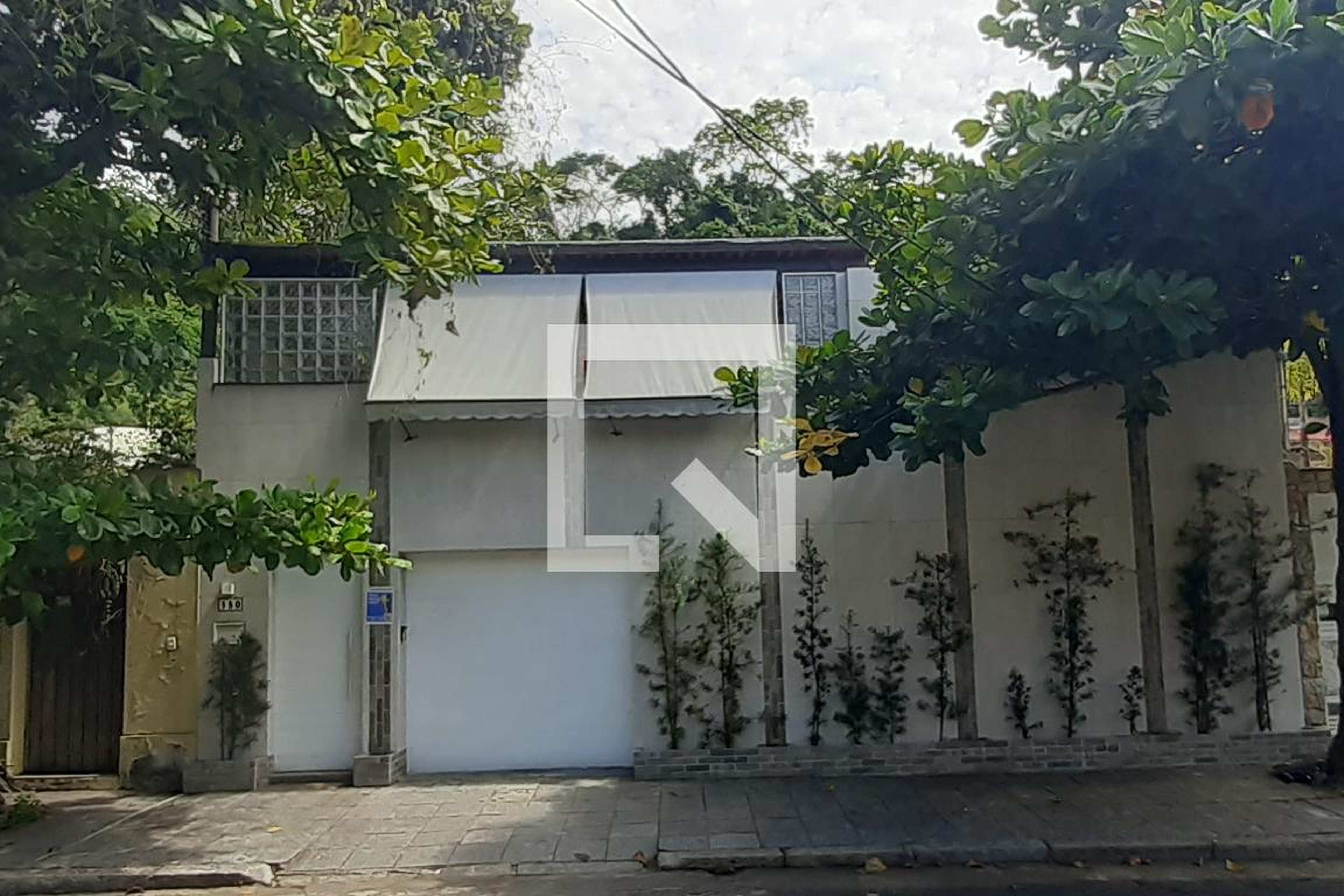 Fachada Condomínio em Rua Fritz Feigl, 580