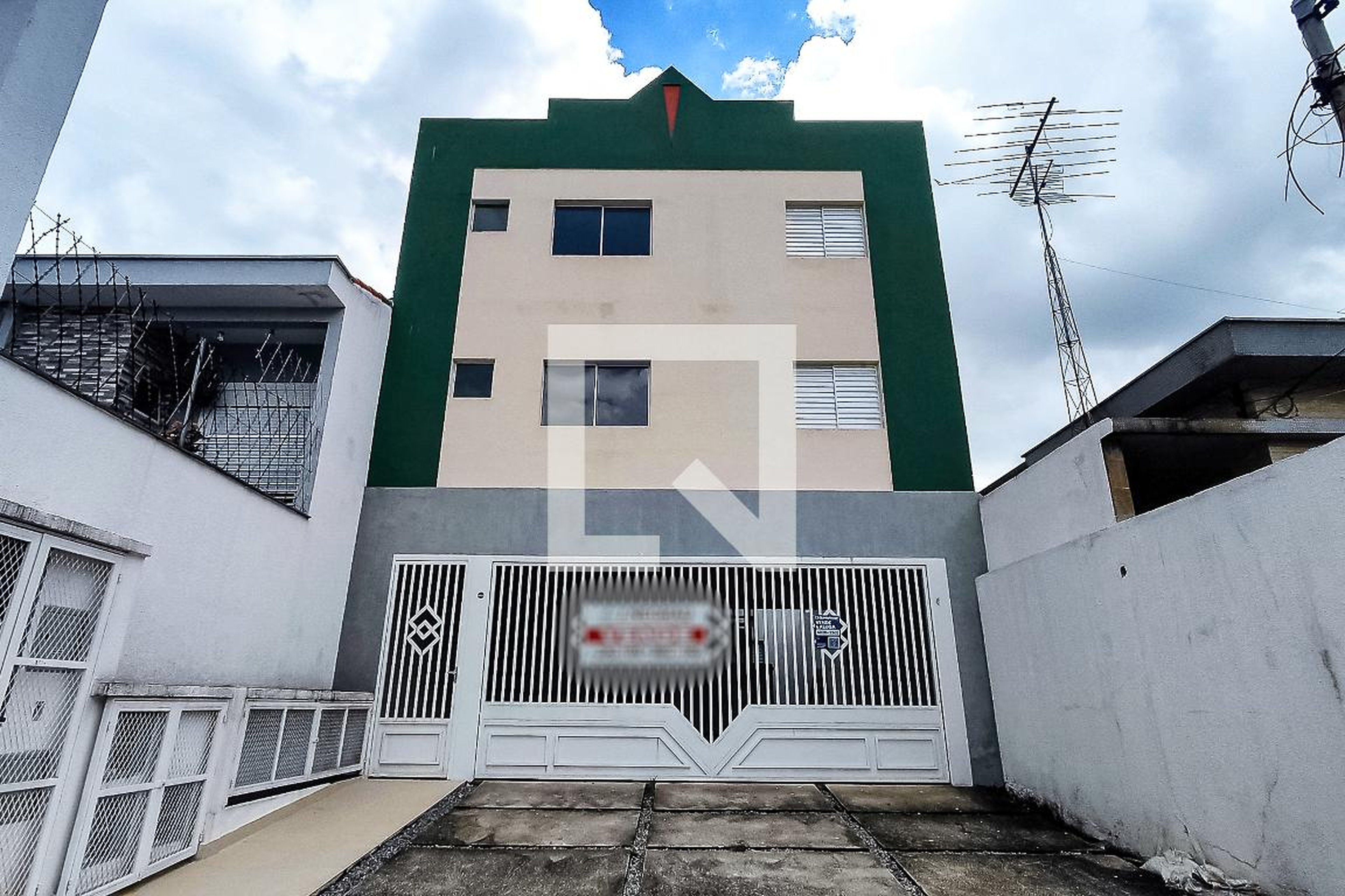 Fachada Condomínio em Rua Tapuruquara, 44