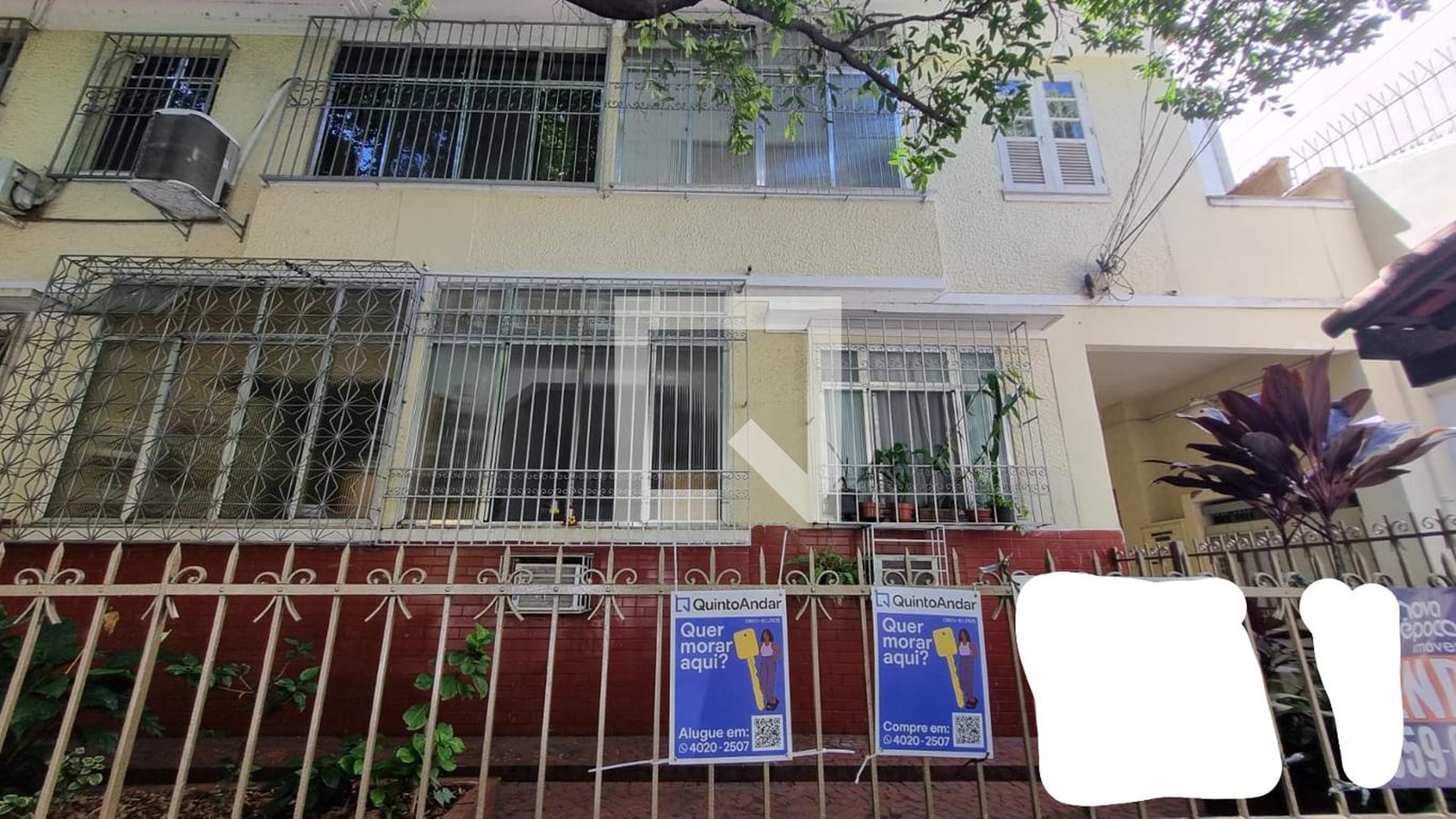 Fachada Condomínio em Rua dos Araújos, 115