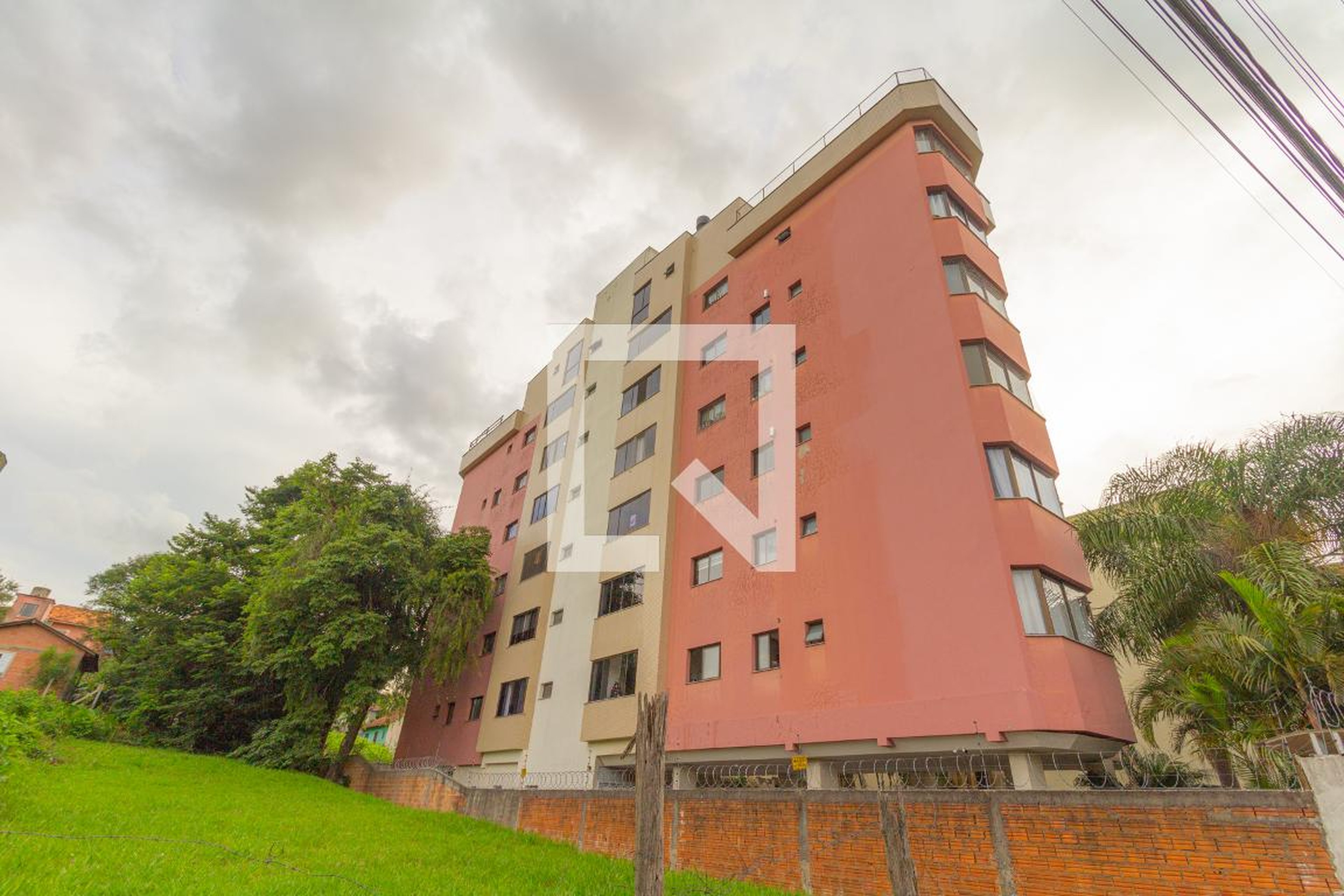 Fachada Condomínio em Rua Emboabas, 61