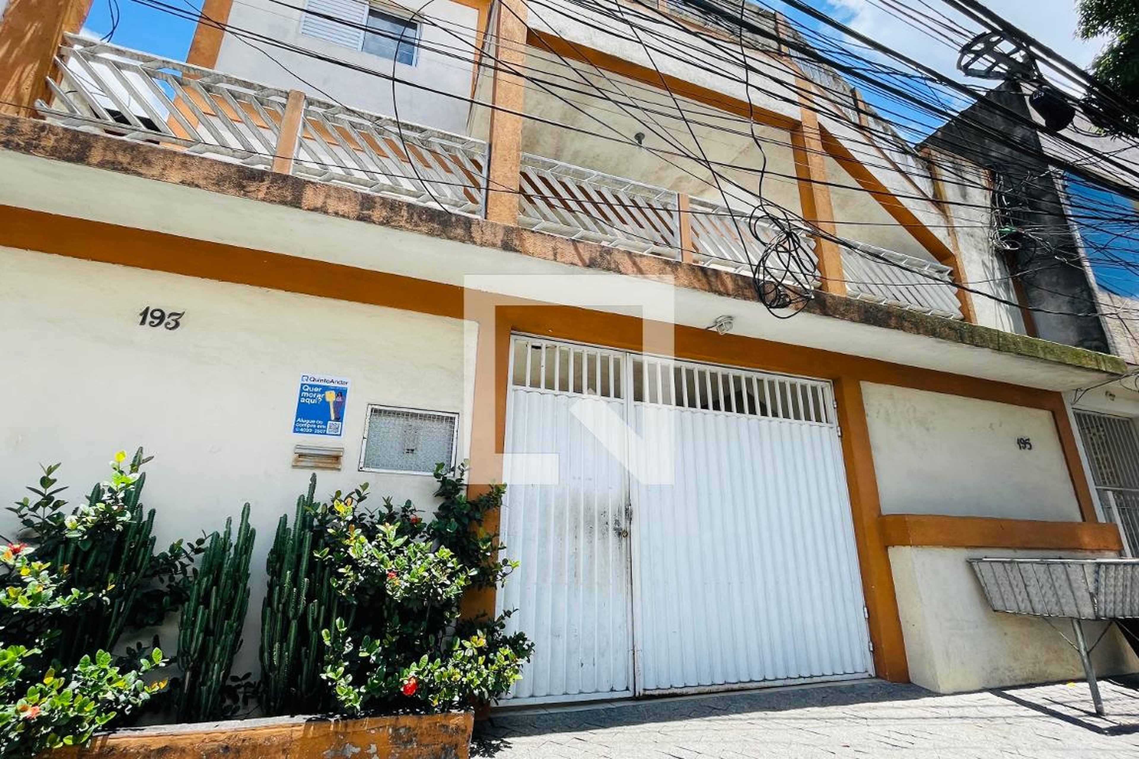 Fachada Condomínio em Rua Muritiba, 193