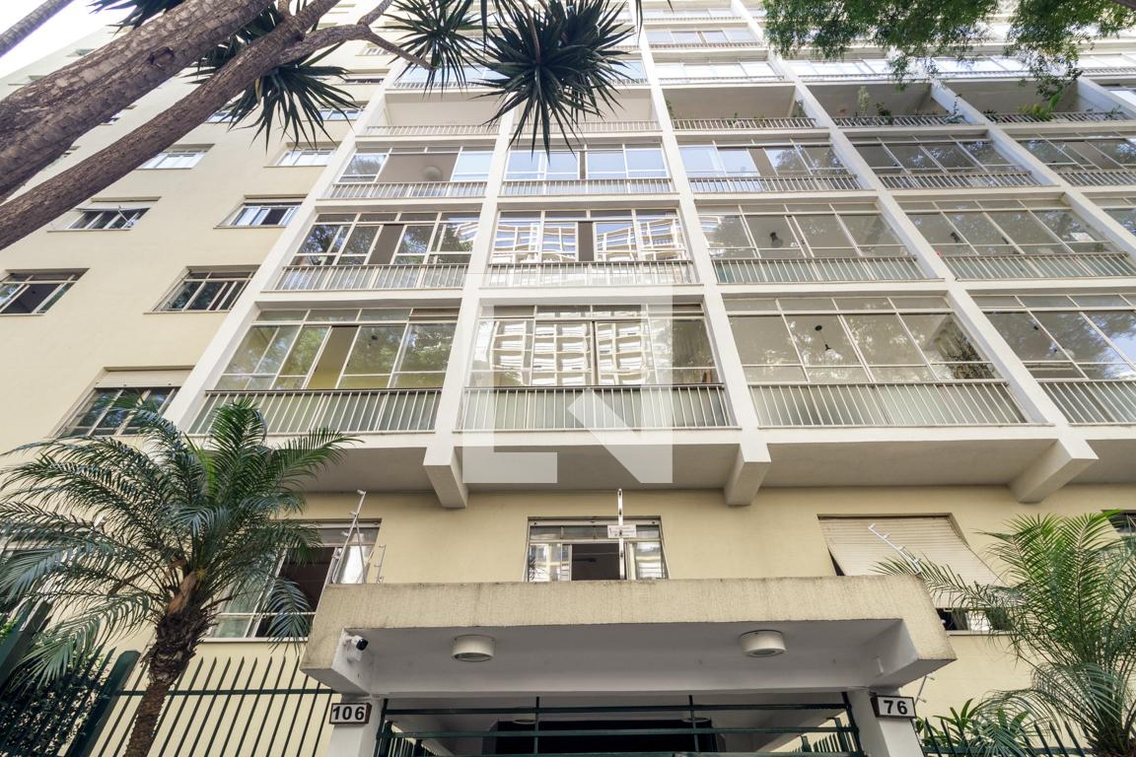 Fachada Condomínio em Rua Sabará, 92