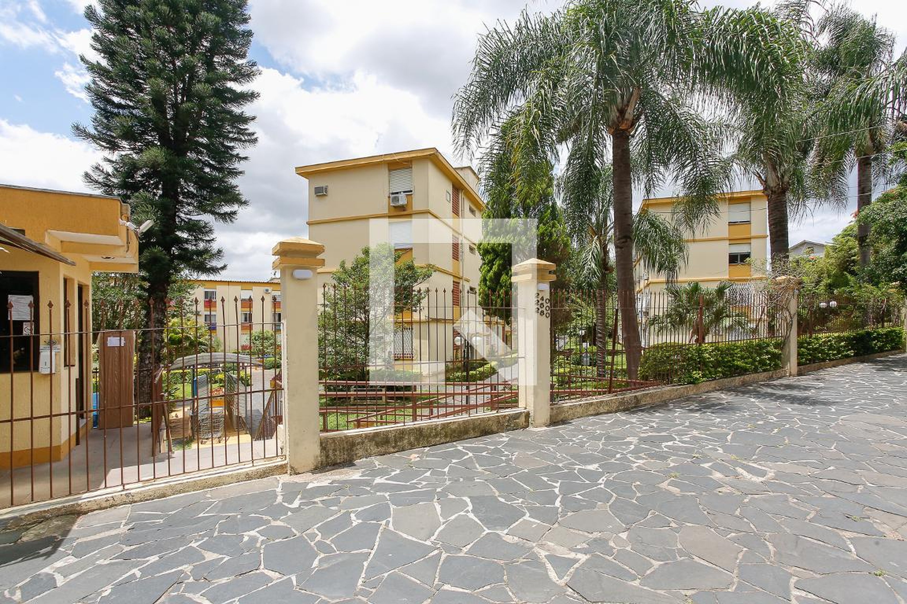 Fachada do Prédio Residencial Roque Calage