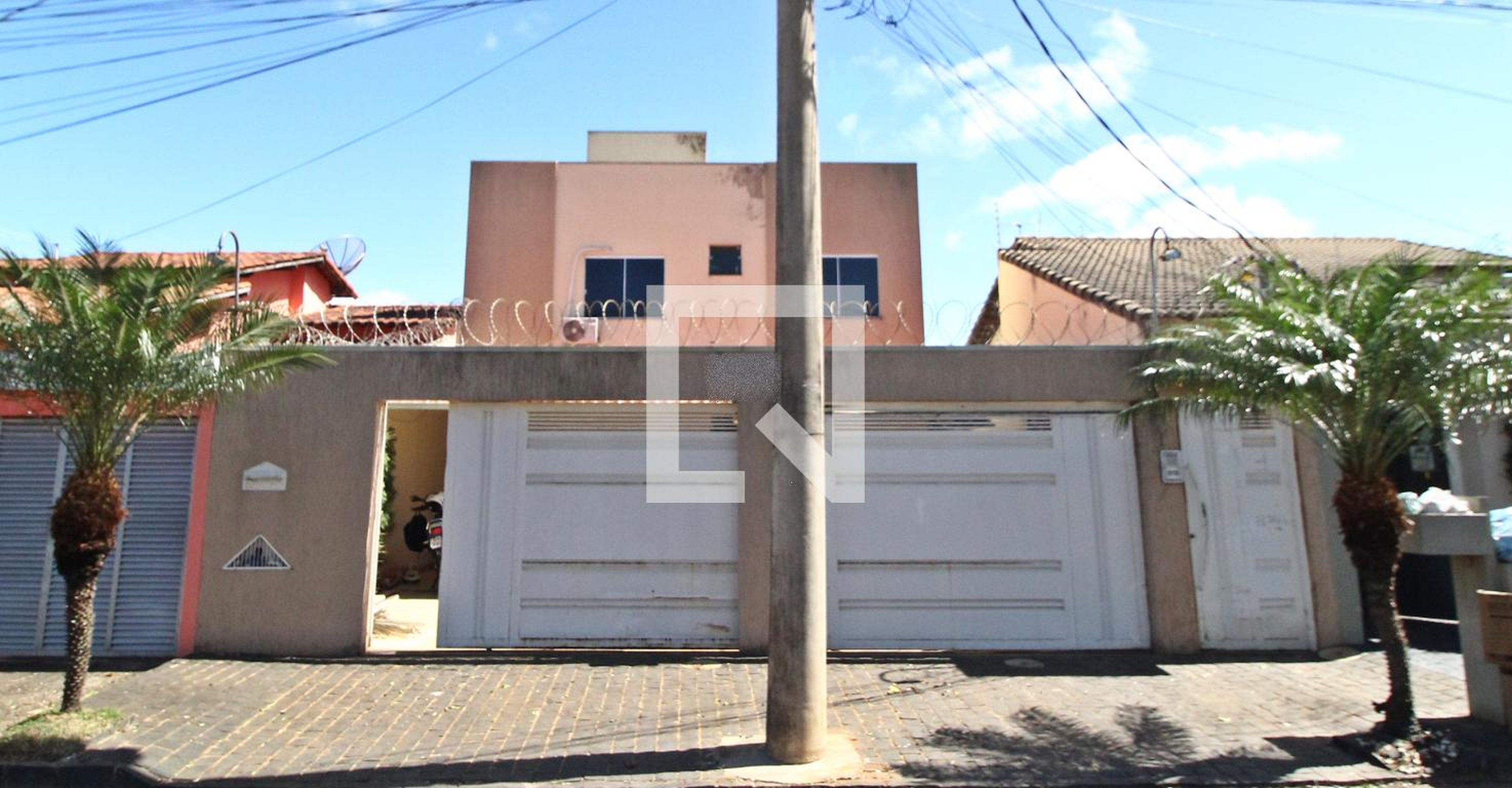 Fachada Condomínio em Rua Francisco Cândido Xavier, 1281