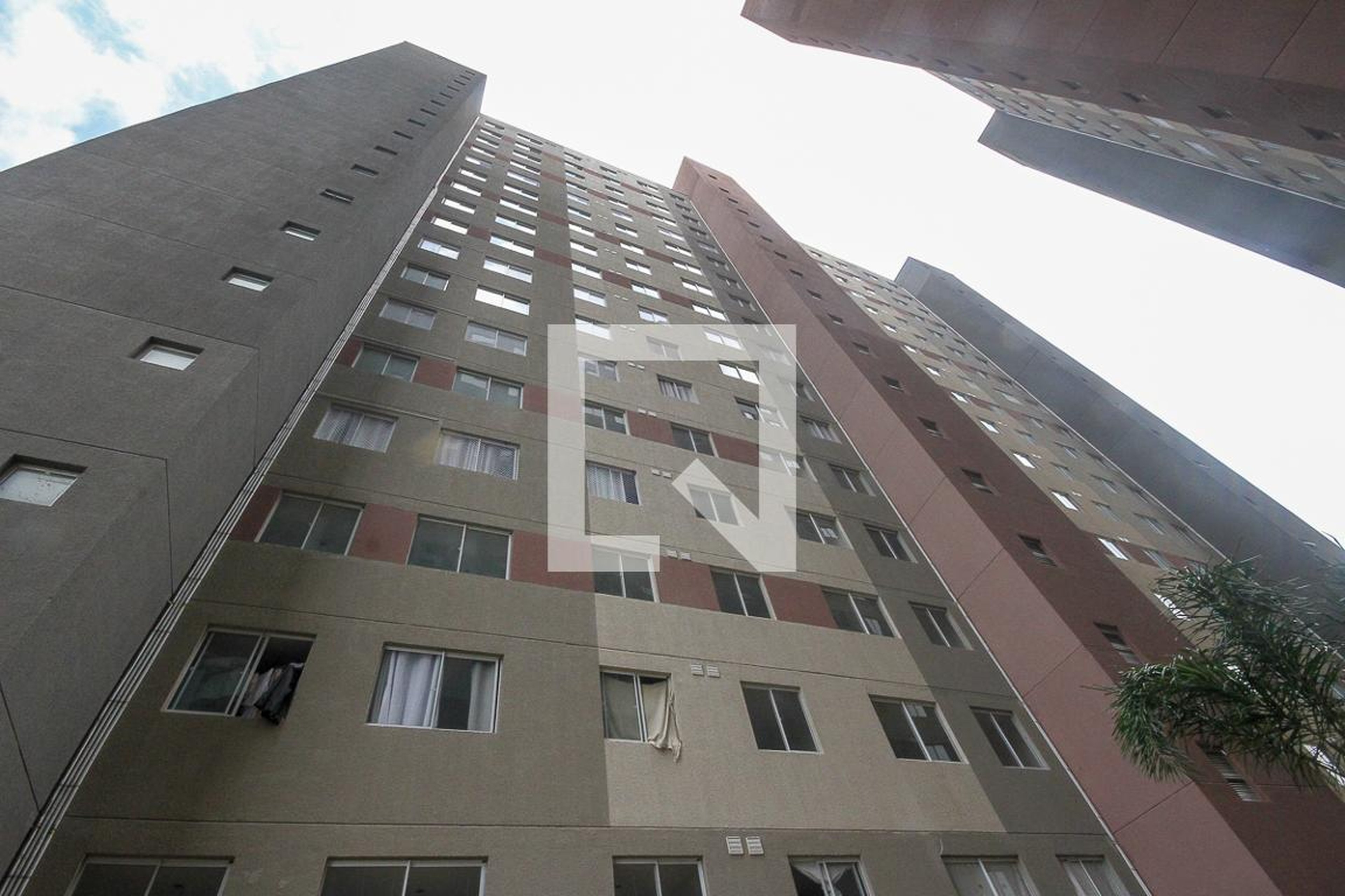 Fachada Condomínio em Rua Ministro Luís Sparano, 90