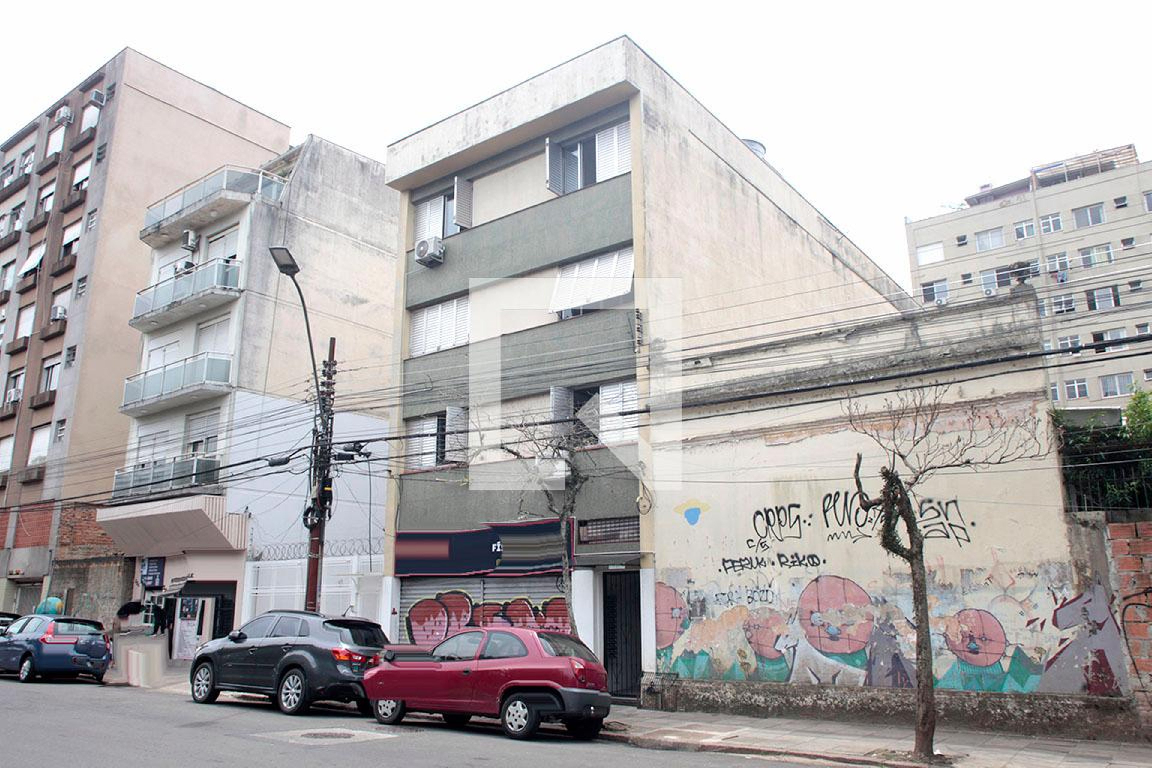 Fachada Condomínio em Rua Washington Luiz, 348