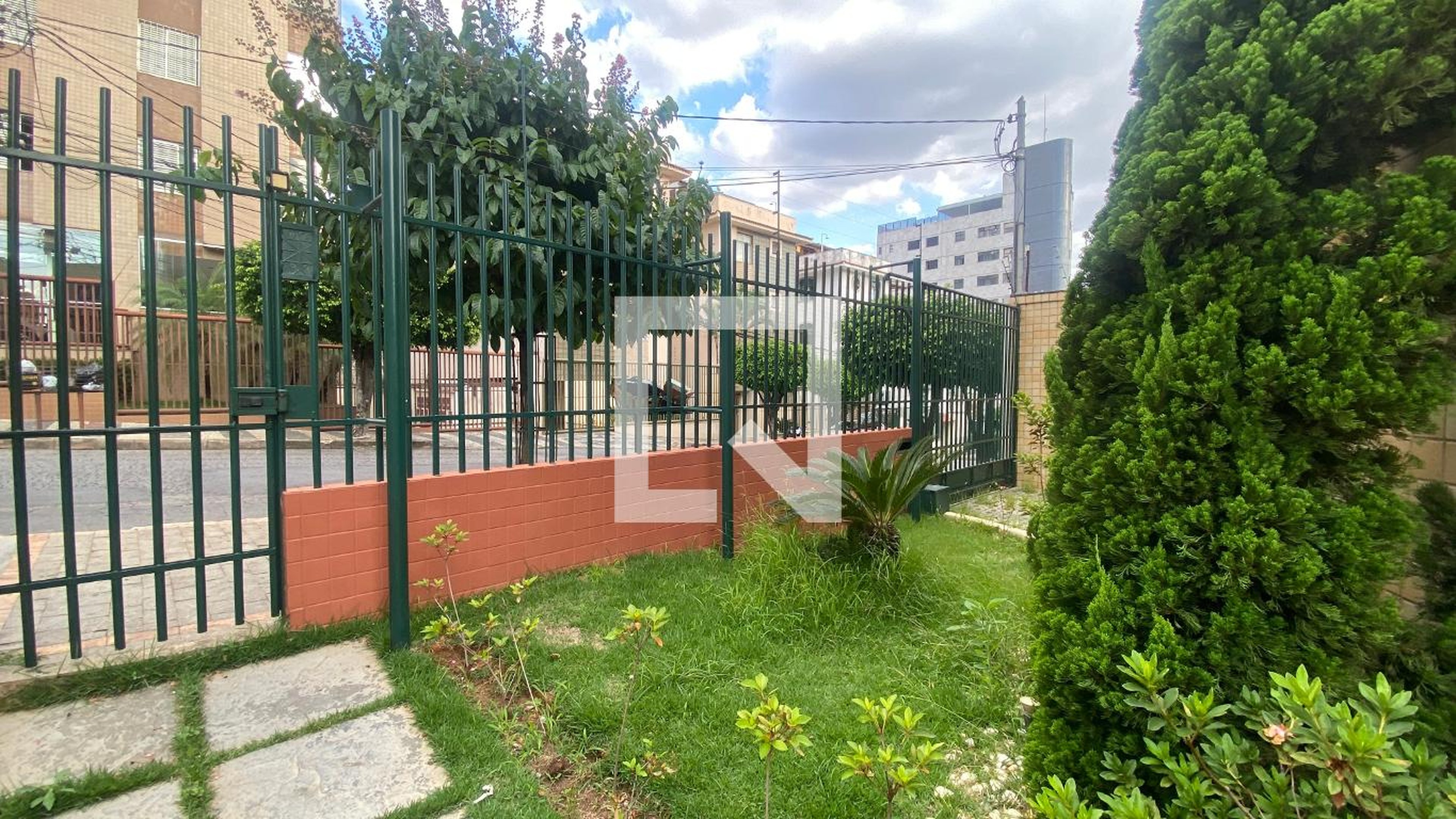 Fachada Condomínio em Rua Minerva, 551