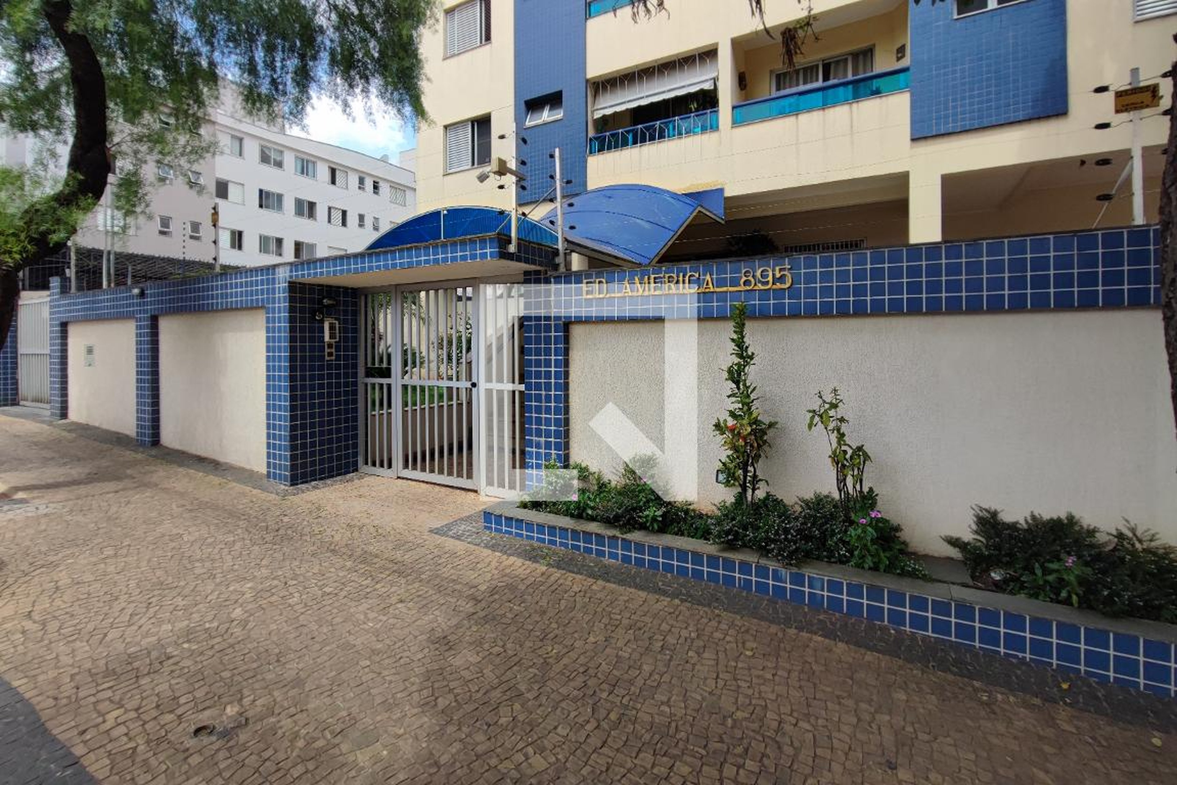 Fachada do Condomínio Condomínio America