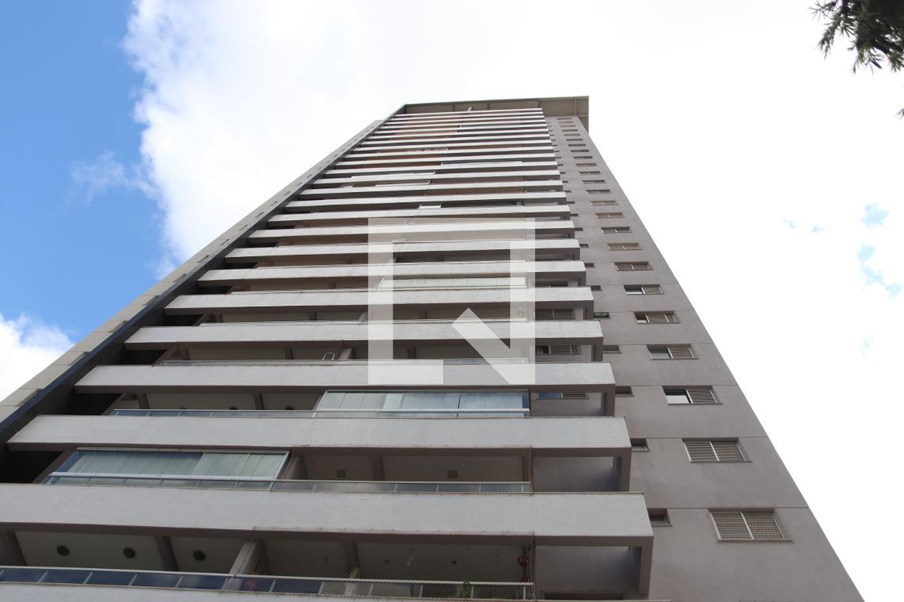 Fachada Condomínio em Rua Ruy Brasil Cavalcante, 55