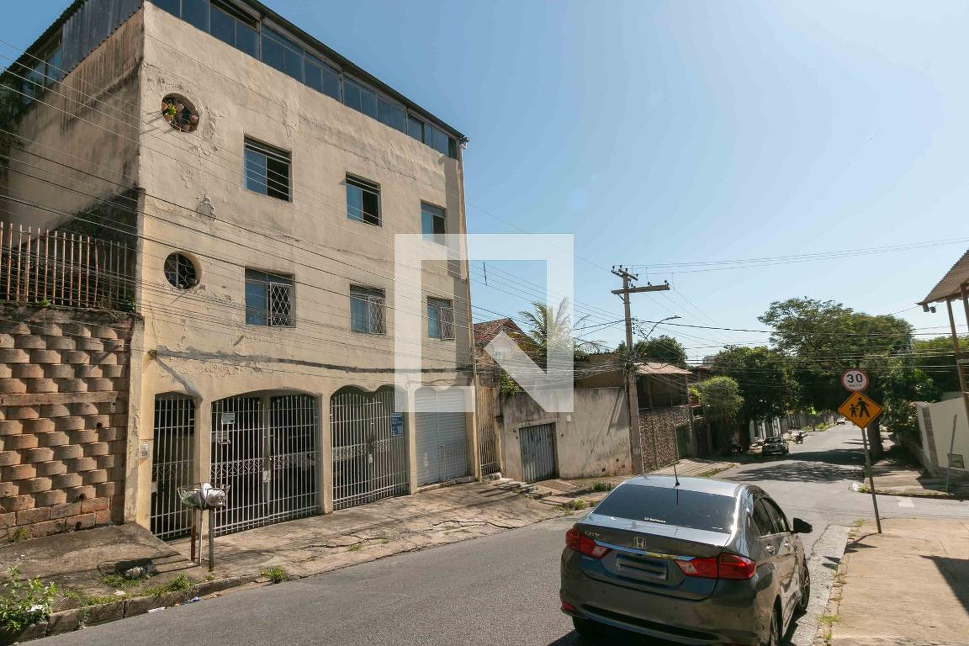 Fachada Condomínio em Rua Aloísio de Azevedo, 248