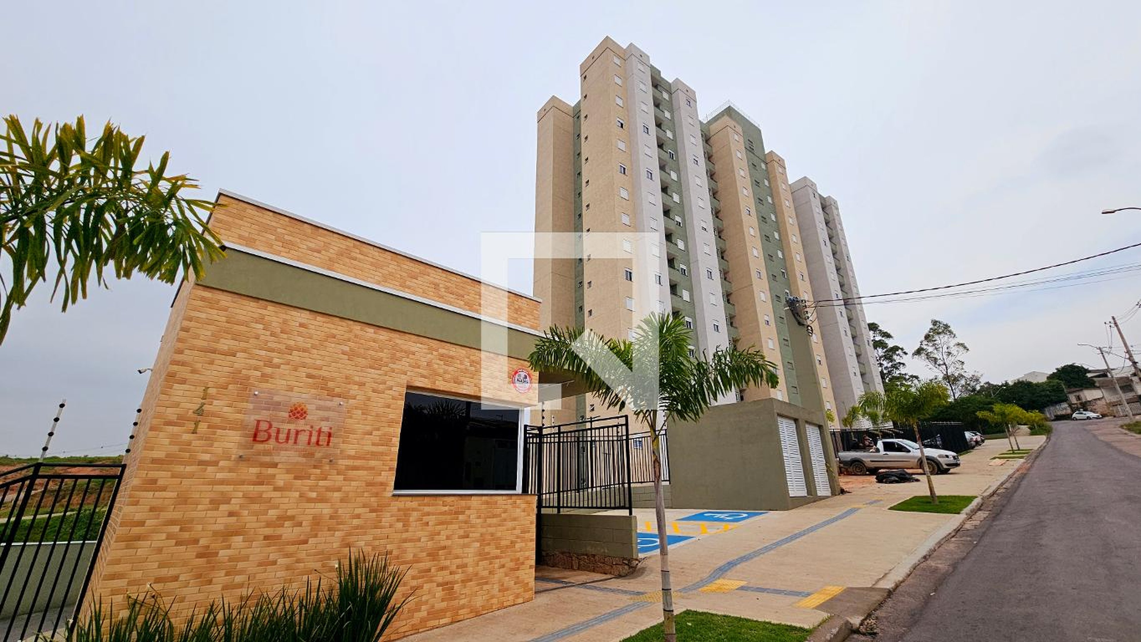 Fachada Condomínio em Rua Primeiro de Maio, 141