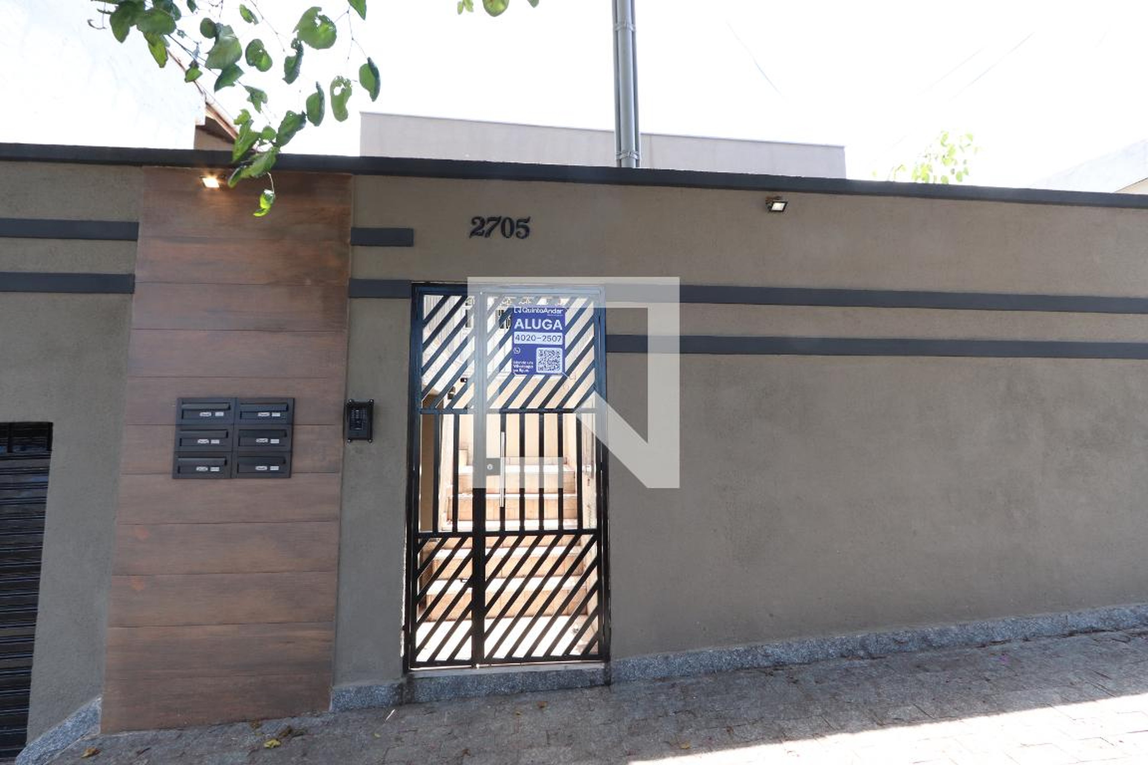 Fachada Condomínio em Avenida Montemagno, 2705