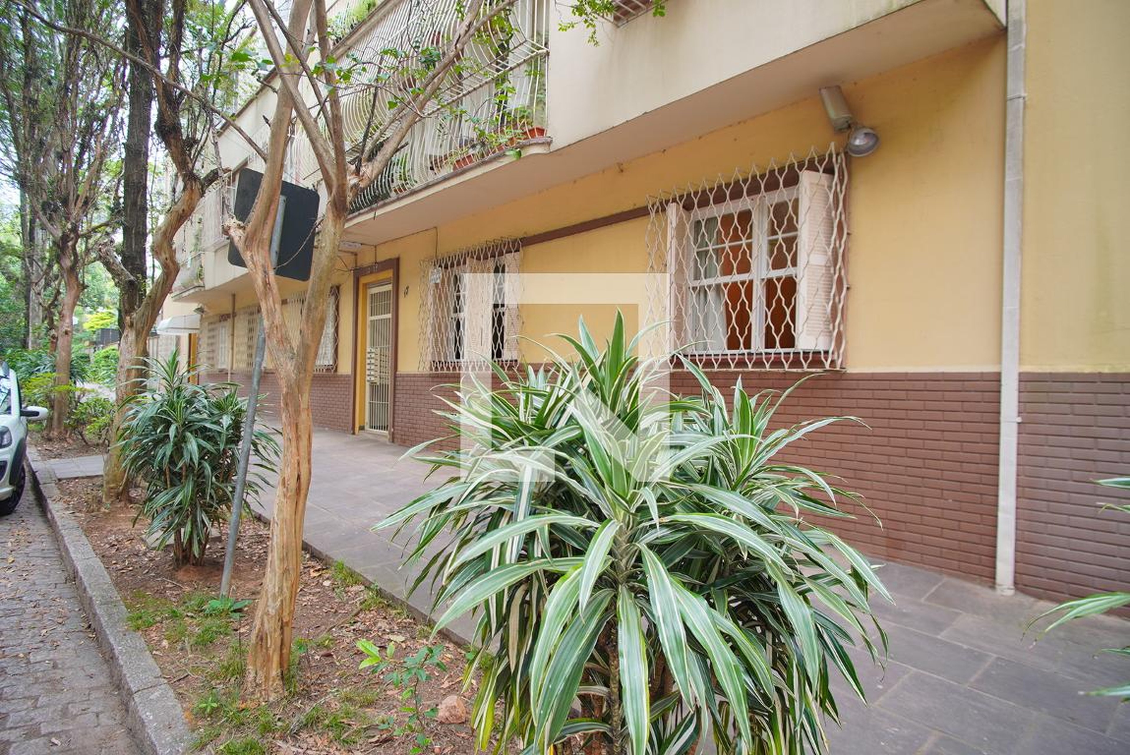 Fachada Condomínio em Rua Coronel Joaquim Pedro Salgado, 17