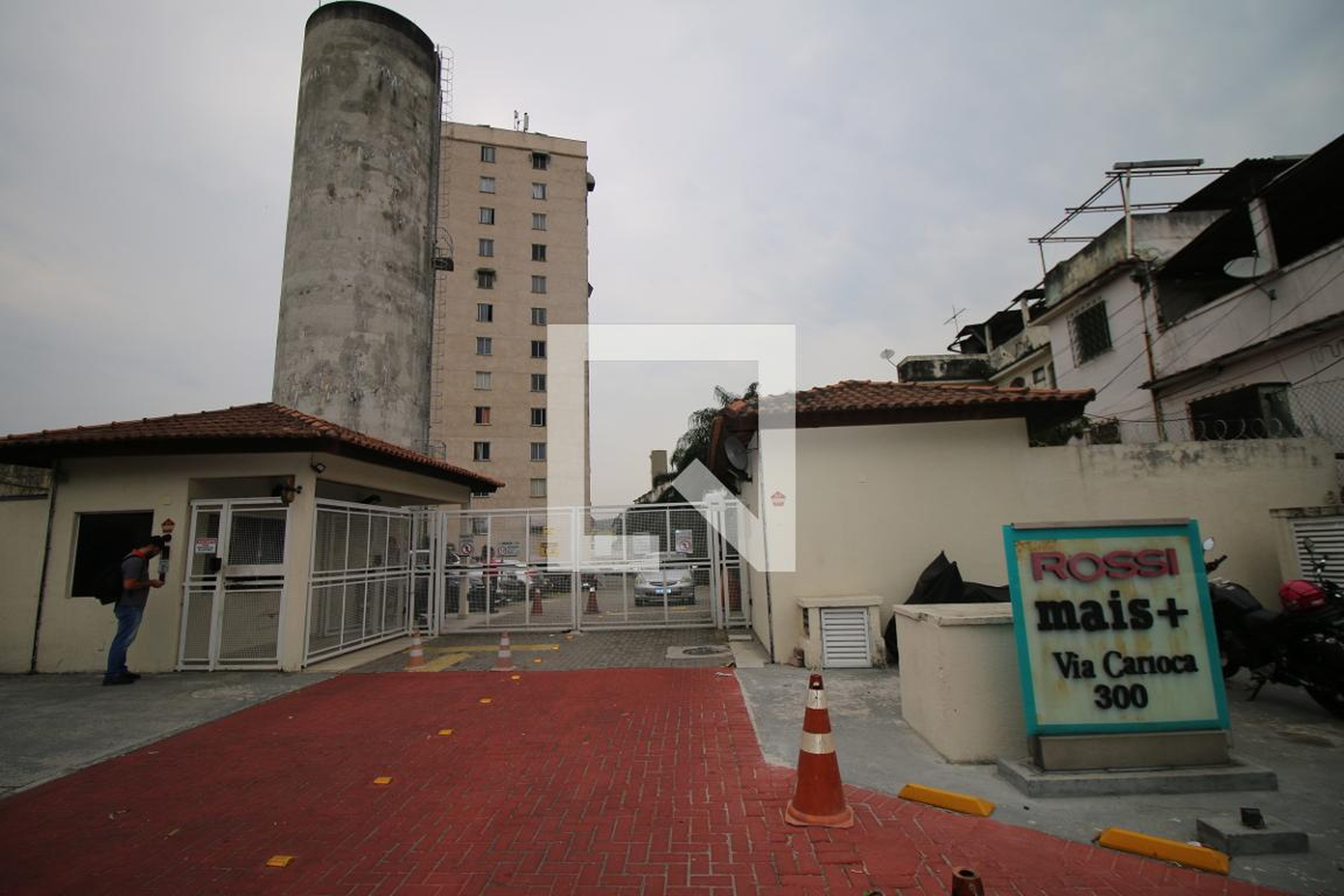 Fachada Condomínio Rossi + Via Carioca