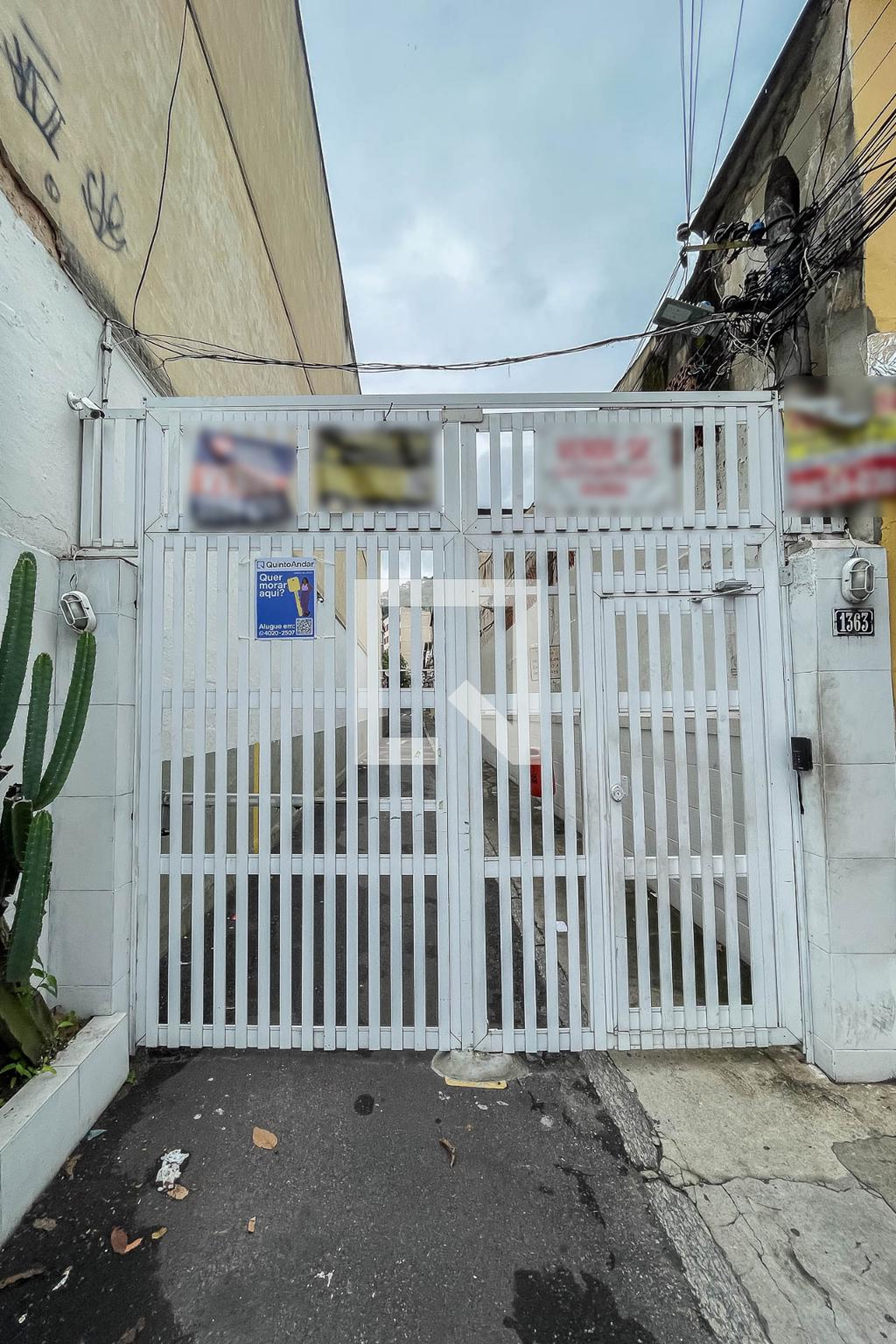 Fachada Condomínio em Rua Itapiru, 1363